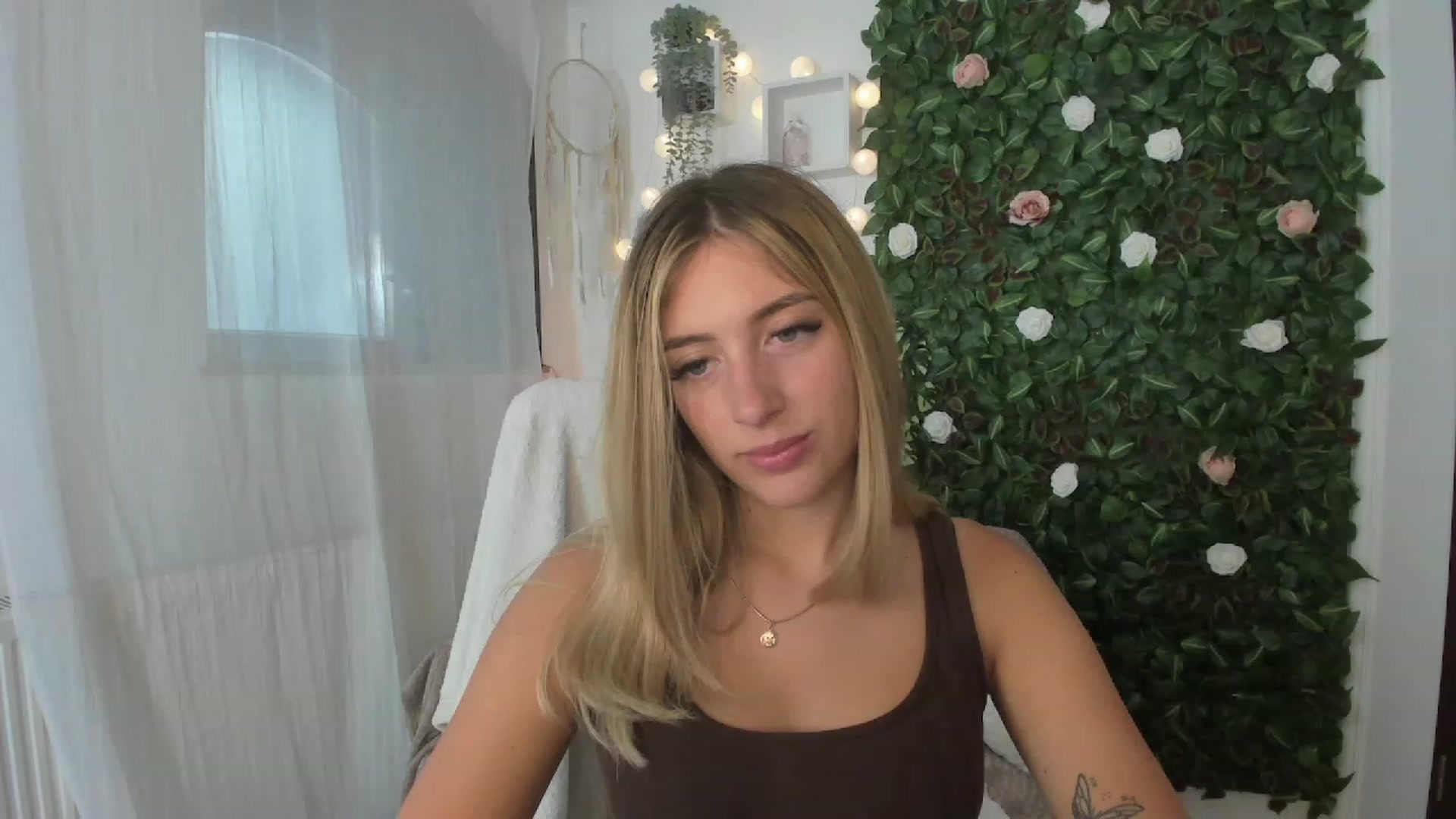 Gallery image thumbnail from Tina_Nappi18's myfreecams stream on, 07/05/2023, 14:47 image 11 of 20