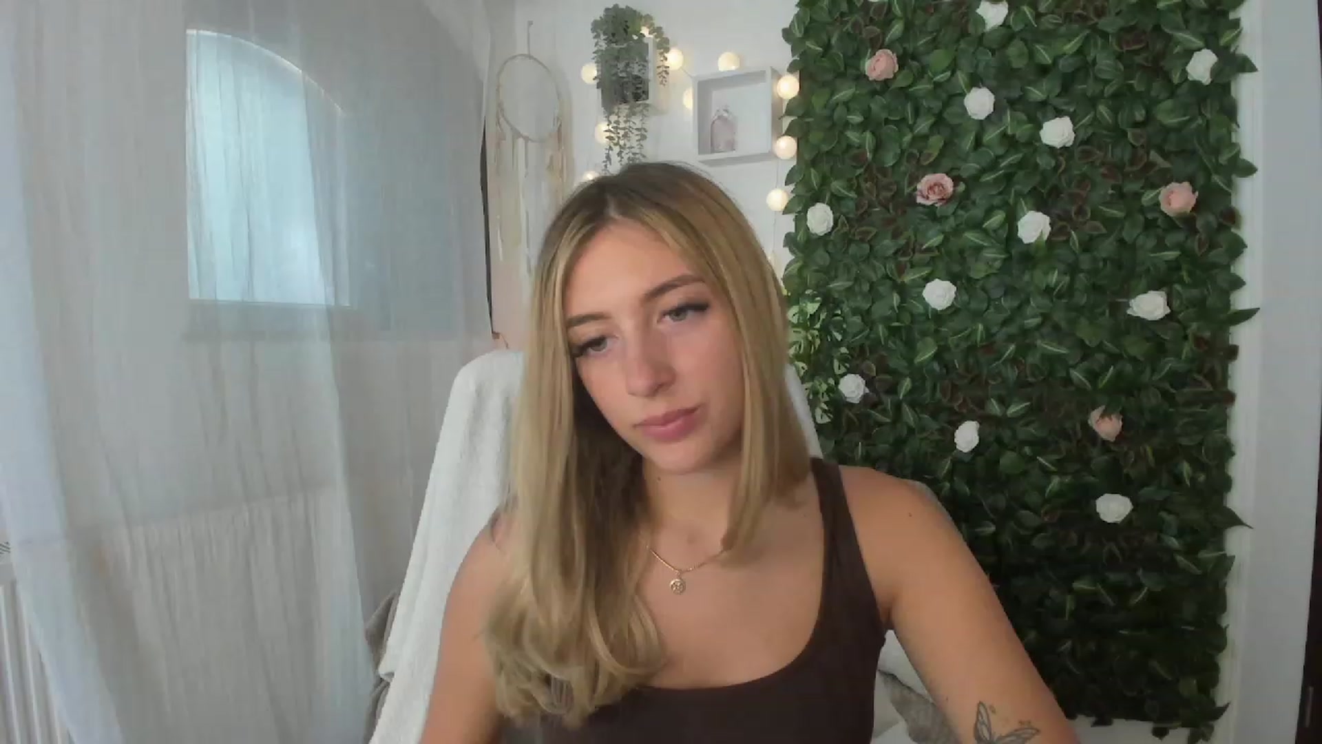 Gallery image thumbnail from Tina_Nappi18's myfreecams stream on, 07/05/2023, 14:47 image 16 of 20