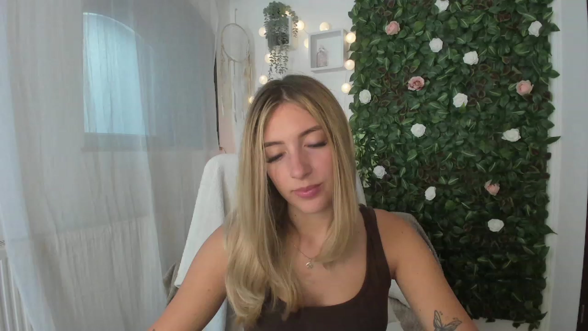 Gallery image thumbnail from Tina_Nappi18's myfreecams stream on, 07/05/2023, 14:47 image 2 of 20