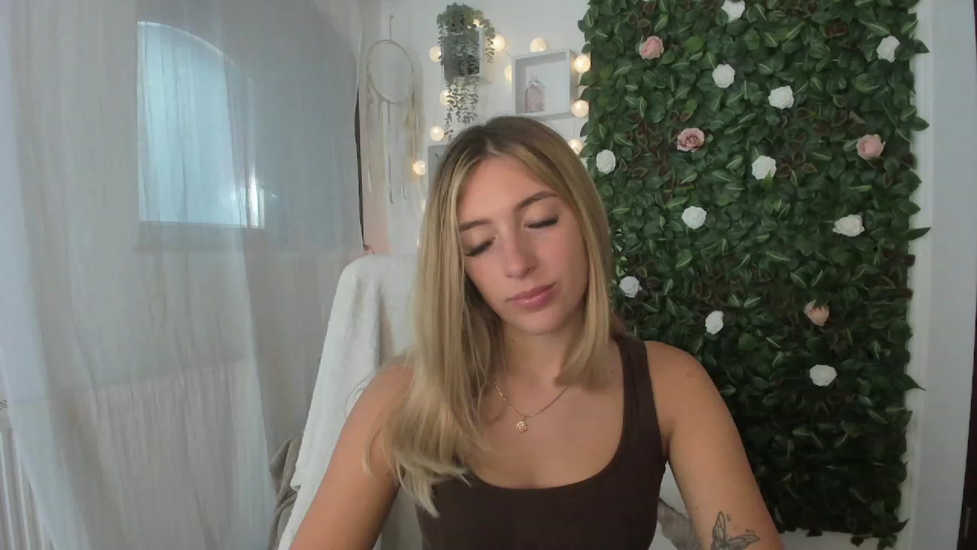 Gallery image thumbnail from Tina_Nappi18's myfreecams stream on, 07/05/2023, 14:47 image 10 of 20