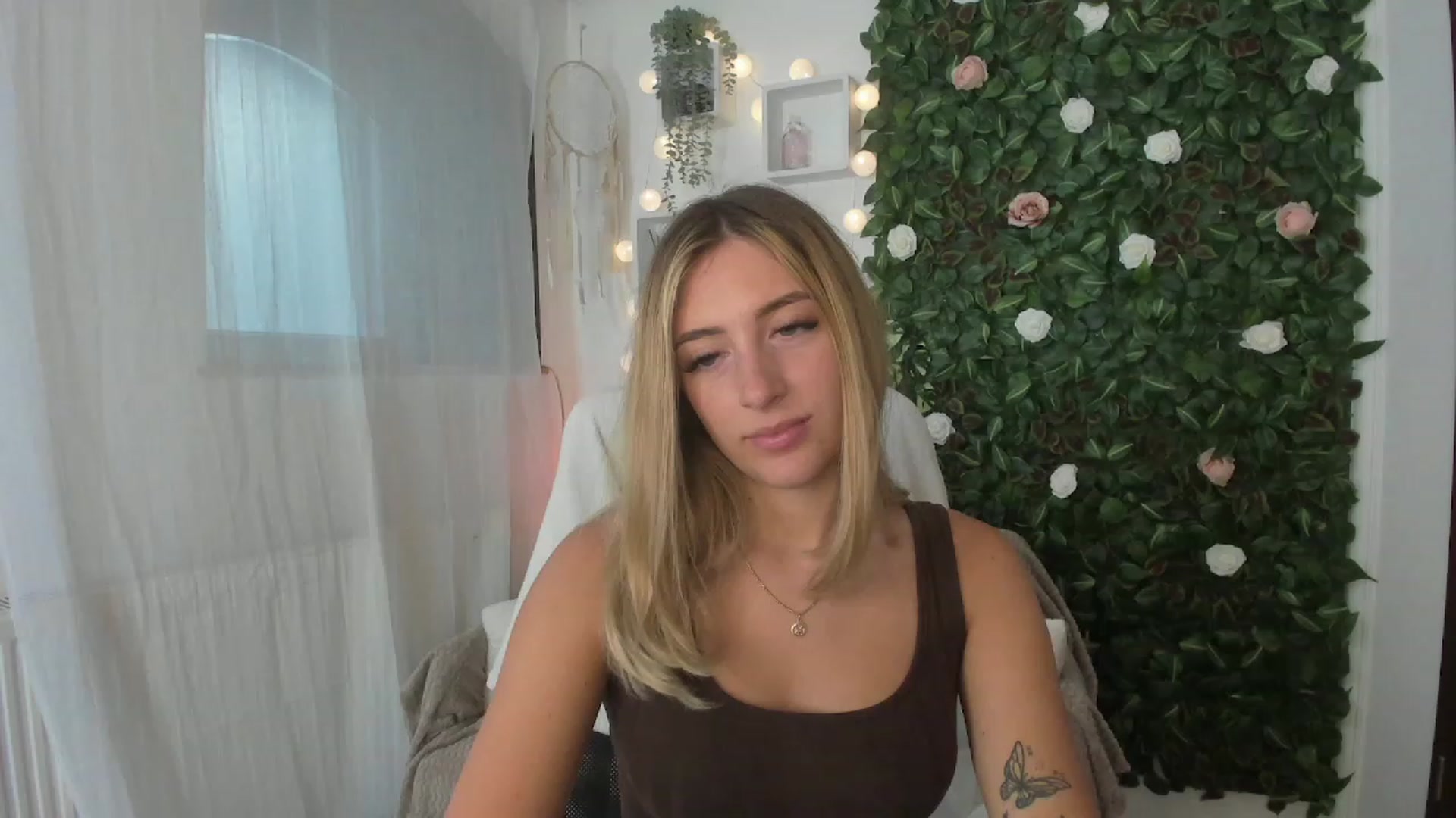 Gallery image thumbnail from Tina_Nappi18's myfreecams stream on, 07/05/2023, 15:42 image 18 of 20