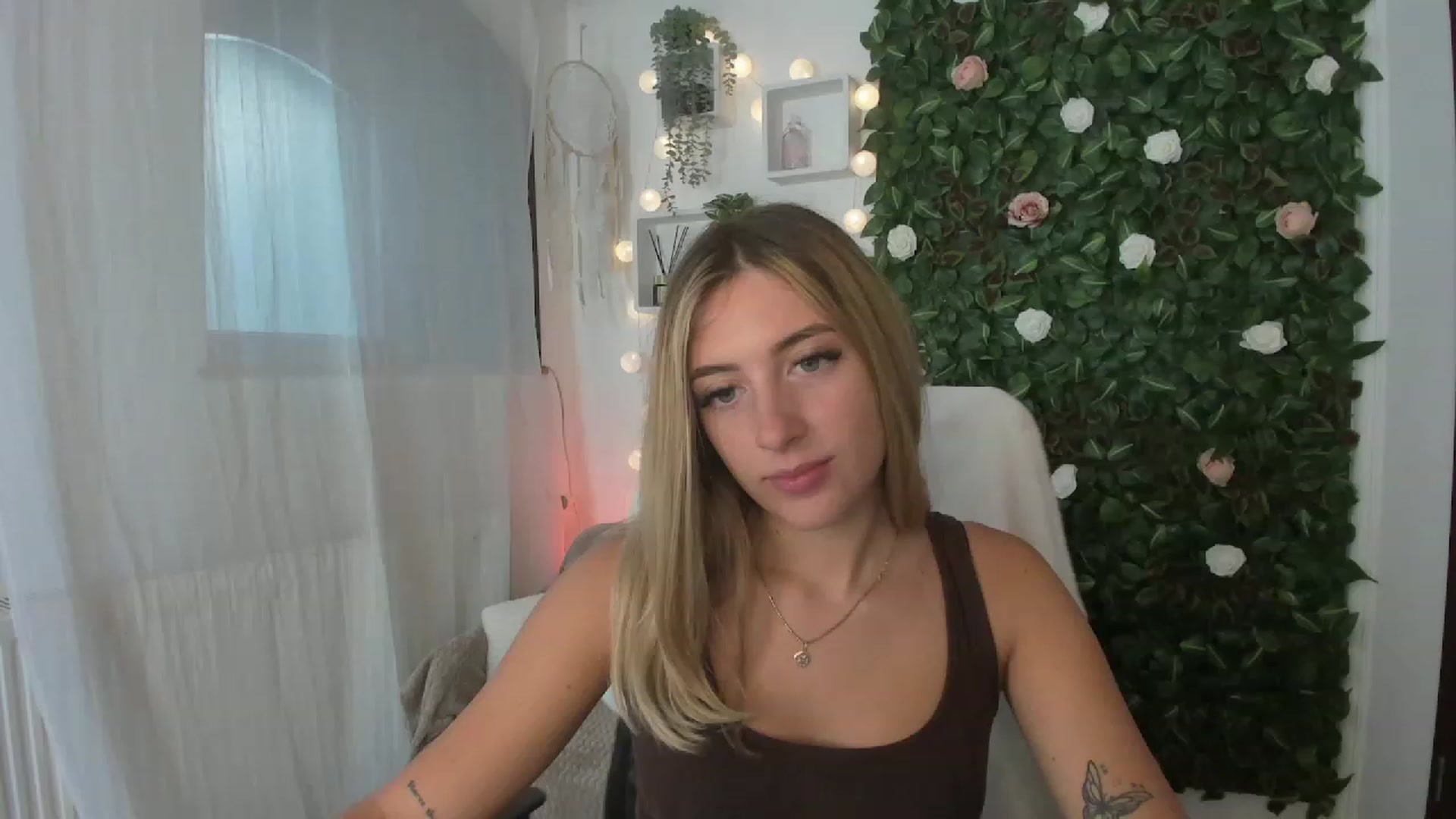Gallery image thumbnail from Tina_Nappi18's myfreecams stream on, 07/05/2023, 15:42 image 3 of 20