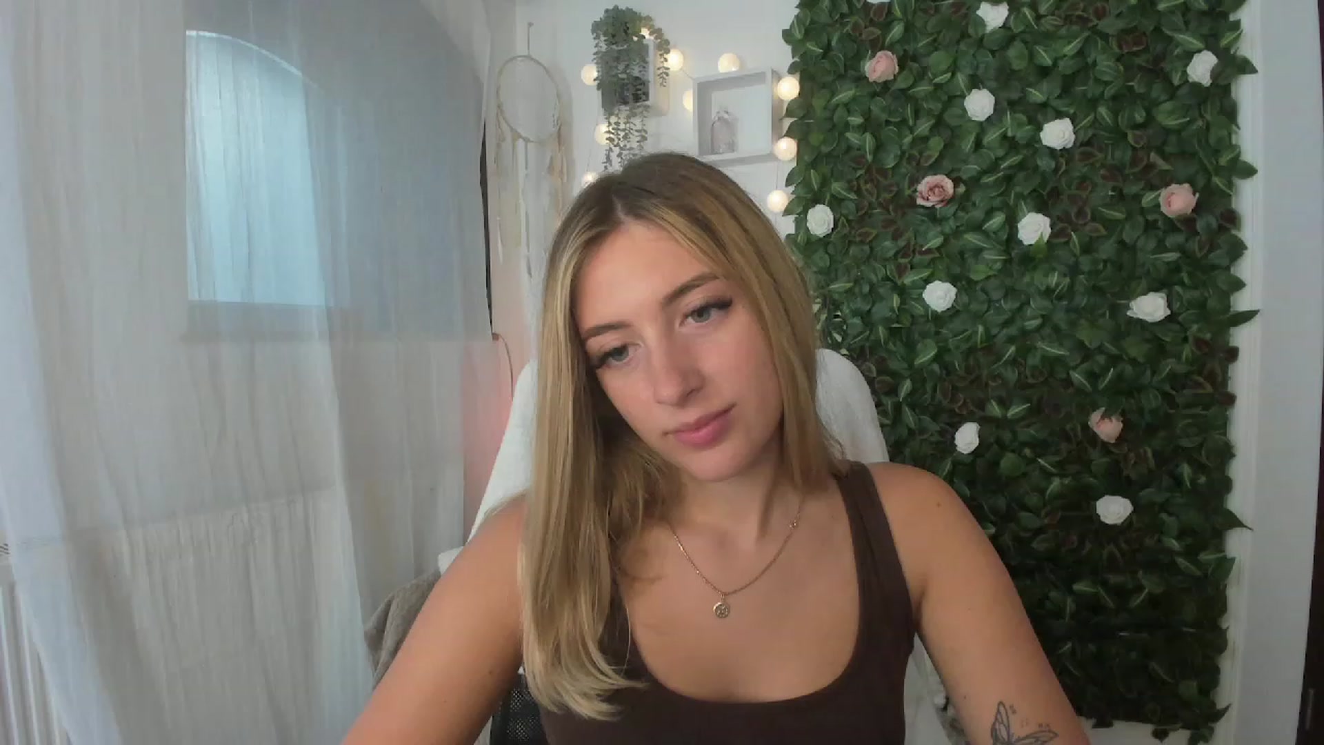 Gallery image thumbnail from Tina_Nappi18's myfreecams stream on, 07/05/2023, 15:42 image 9 of 20