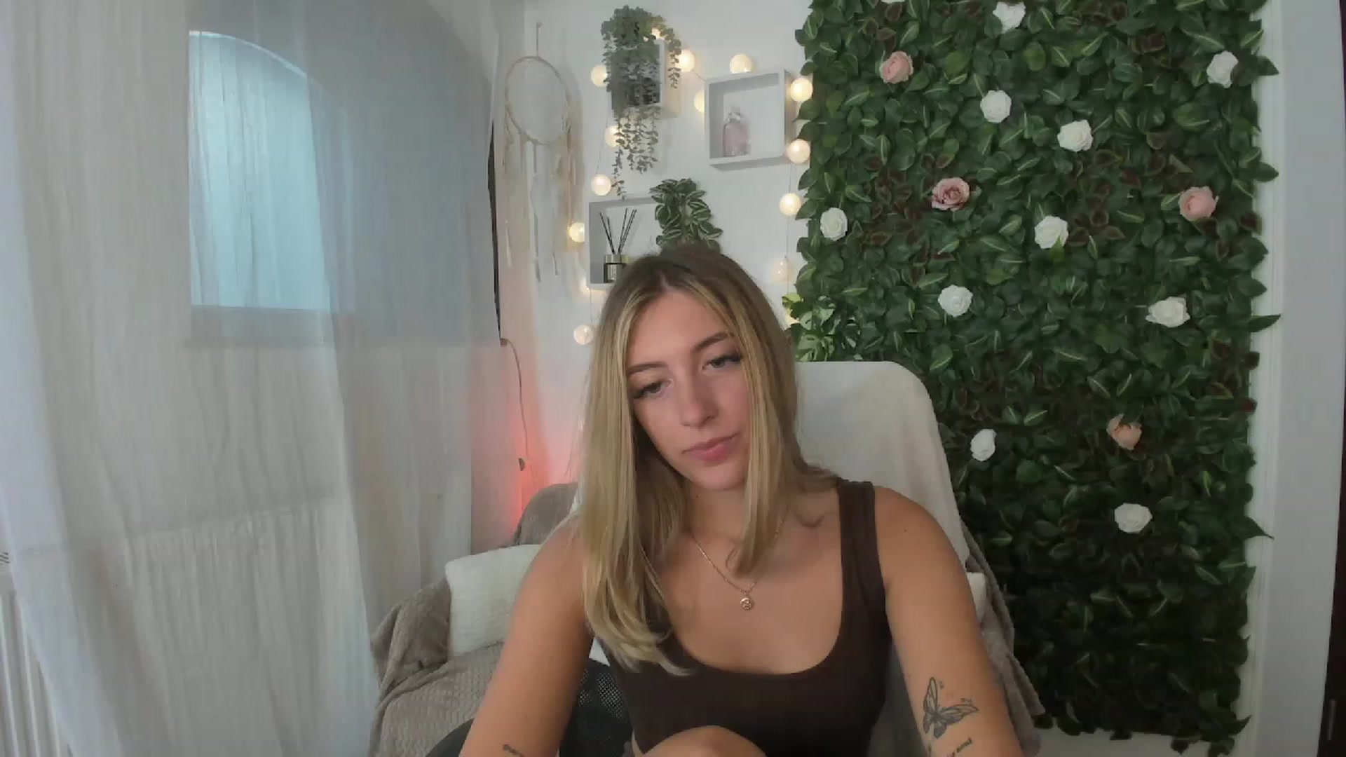 Gallery image thumbnail from Tina_Nappi18's myfreecams stream on, 07/05/2023, 15:42 image 17 of 20