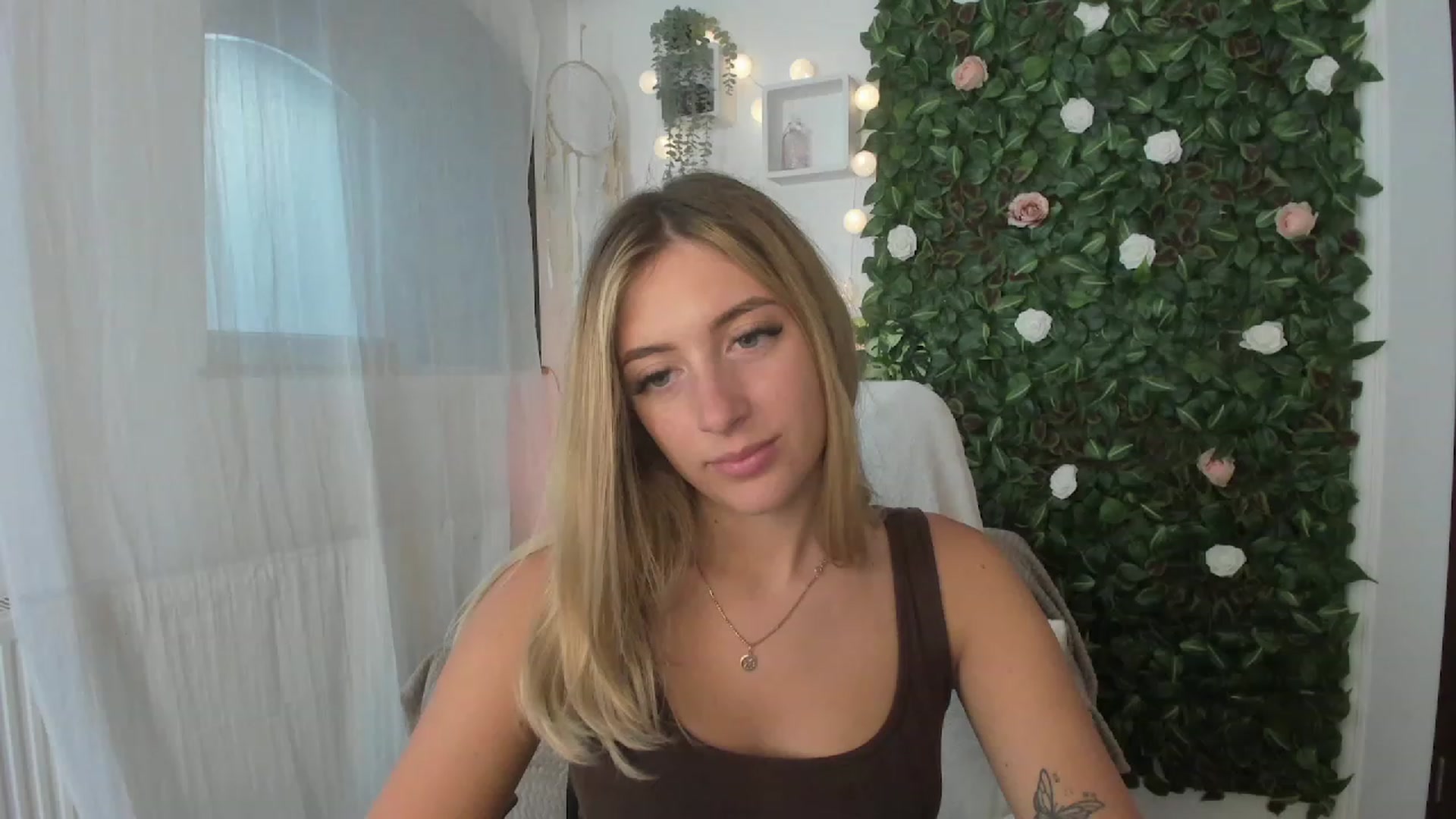 Gallery image thumbnail from Tina_Nappi18's myfreecams stream on, 07/05/2023, 15:42 image 15 of 20