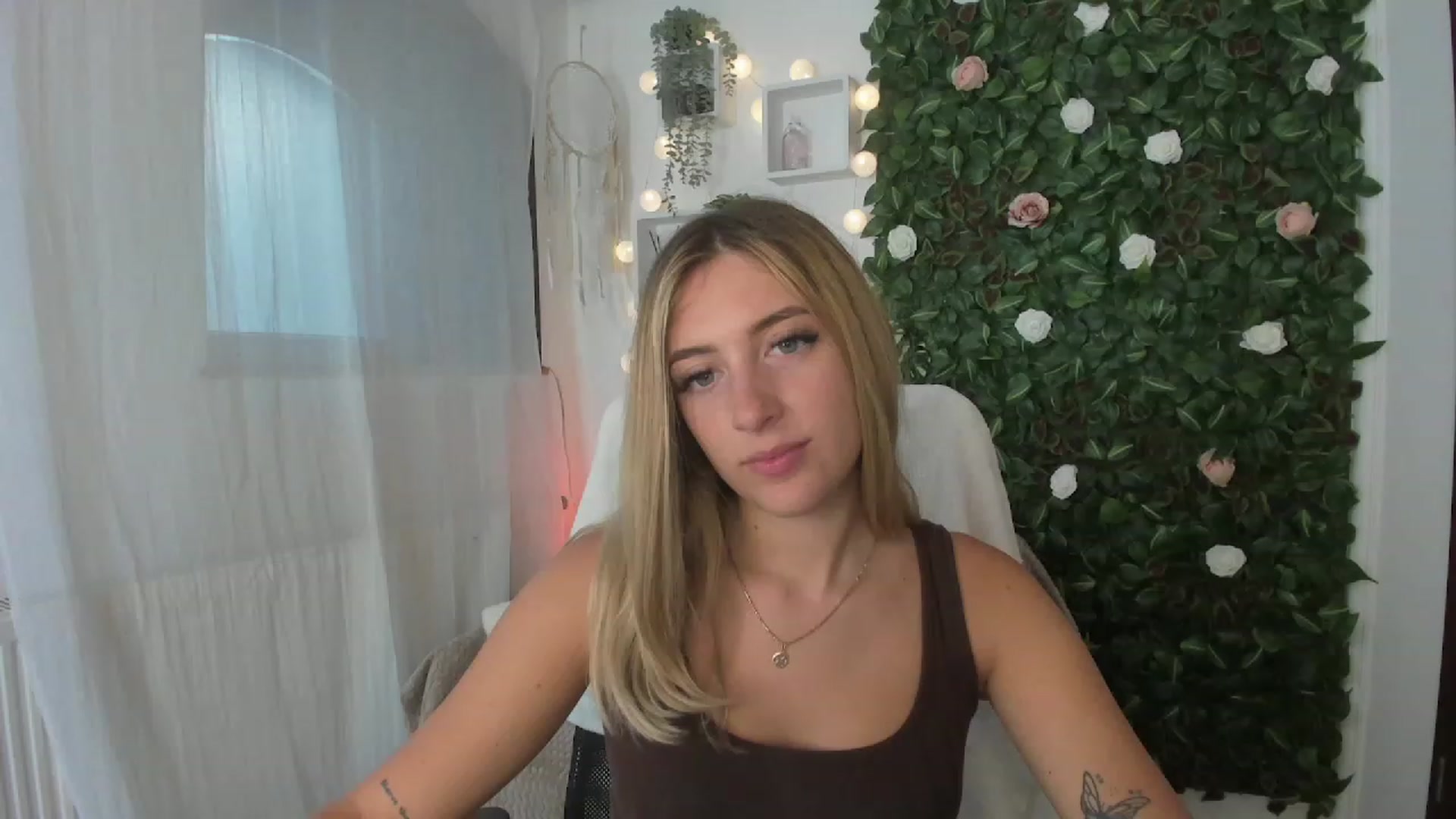 Gallery image thumbnail from Tina_Nappi18's myfreecams stream on, 07/05/2023, 15:42 image 5 of 20