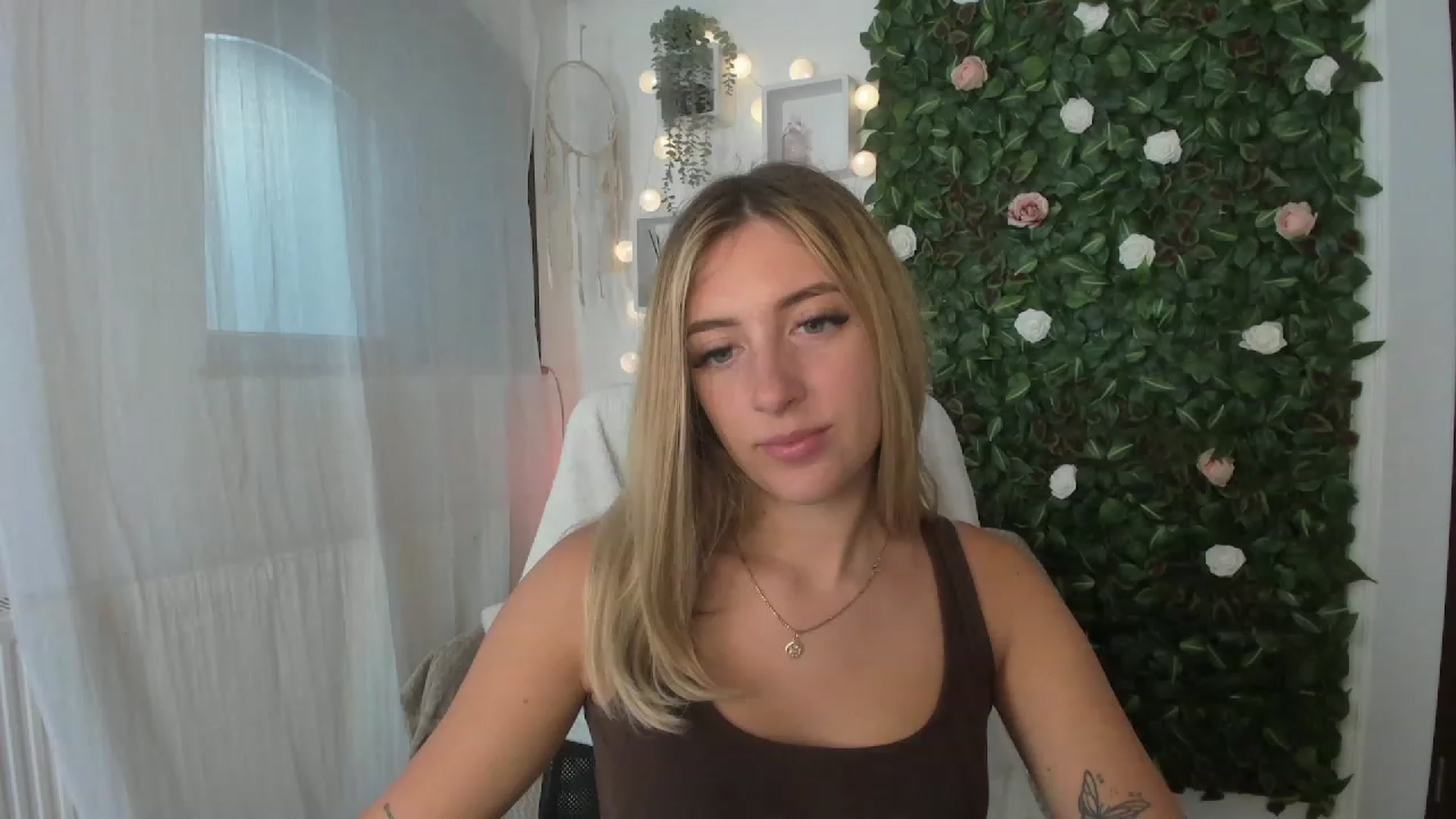 Gallery image thumbnail from Tina_Nappi18's myfreecams stream on, 07/05/2023, 15:42 image 8 of 20