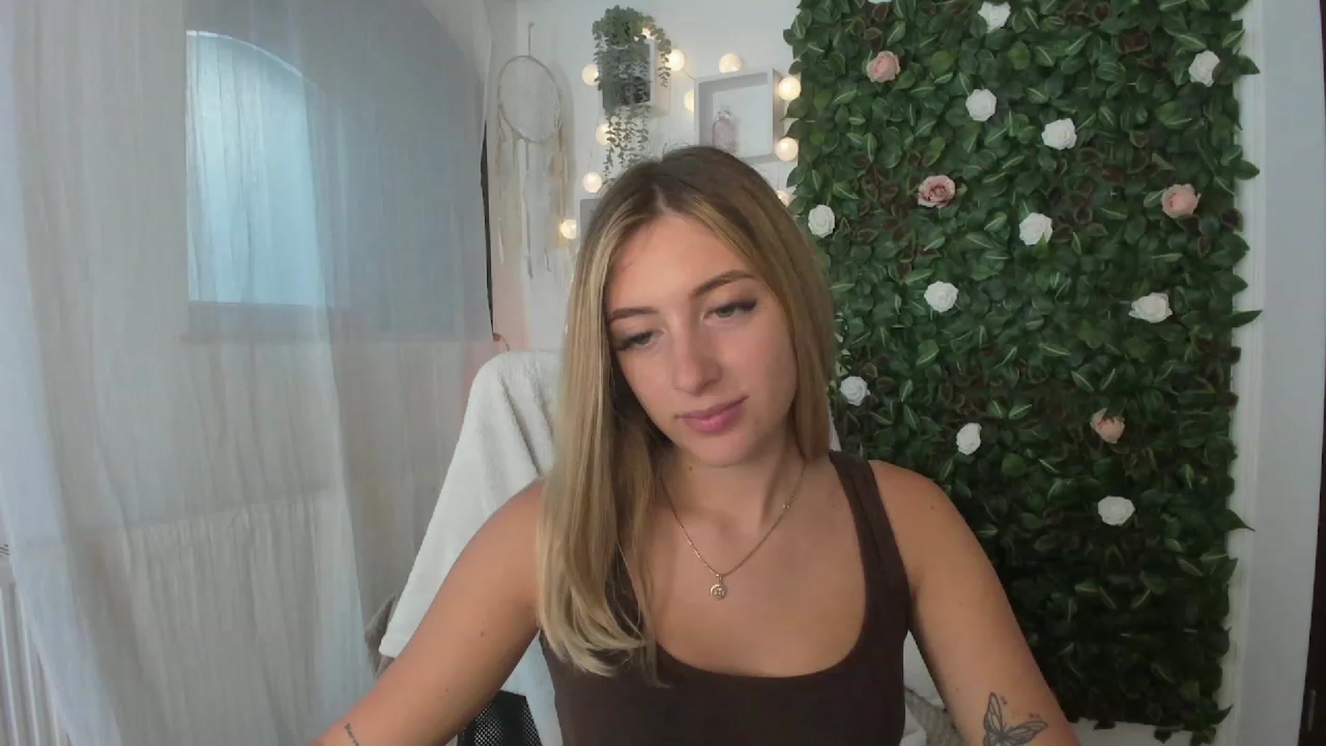 Gallery image thumbnail from Tina_Nappi18's myfreecams stream on, 07/05/2023, 15:42 image 2 of 20