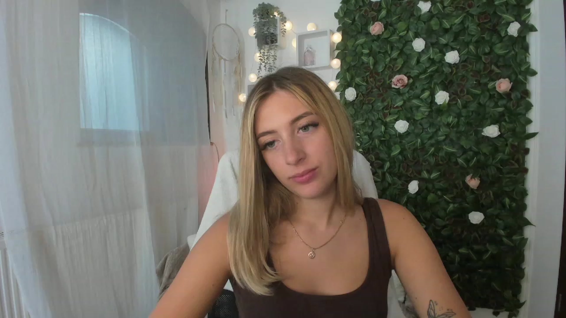 Gallery image thumbnail from Tina_Nappi18's myfreecams stream on, 07/05/2023, 15:42 image 12 of 20