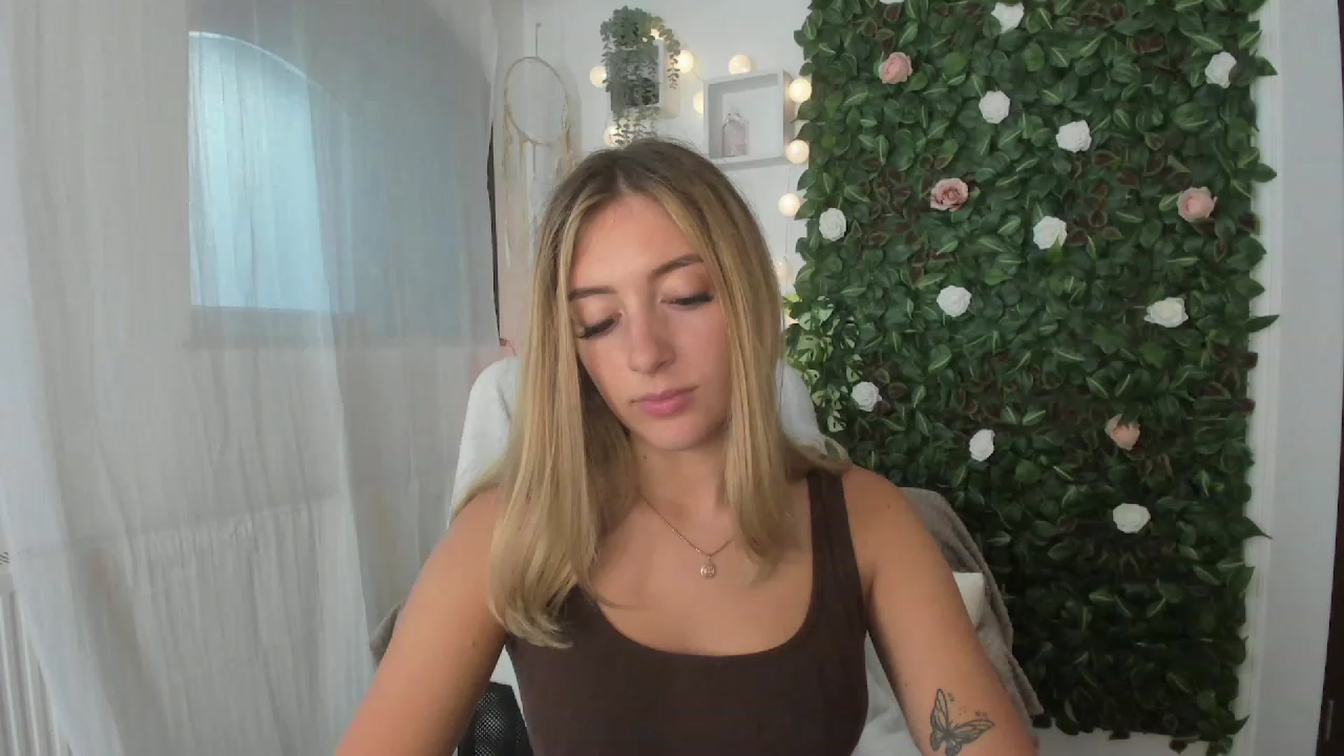 Gallery image thumbnail from Tina_Nappi18's myfreecams stream on, 07/05/2023, 16:03 image 10 of 20