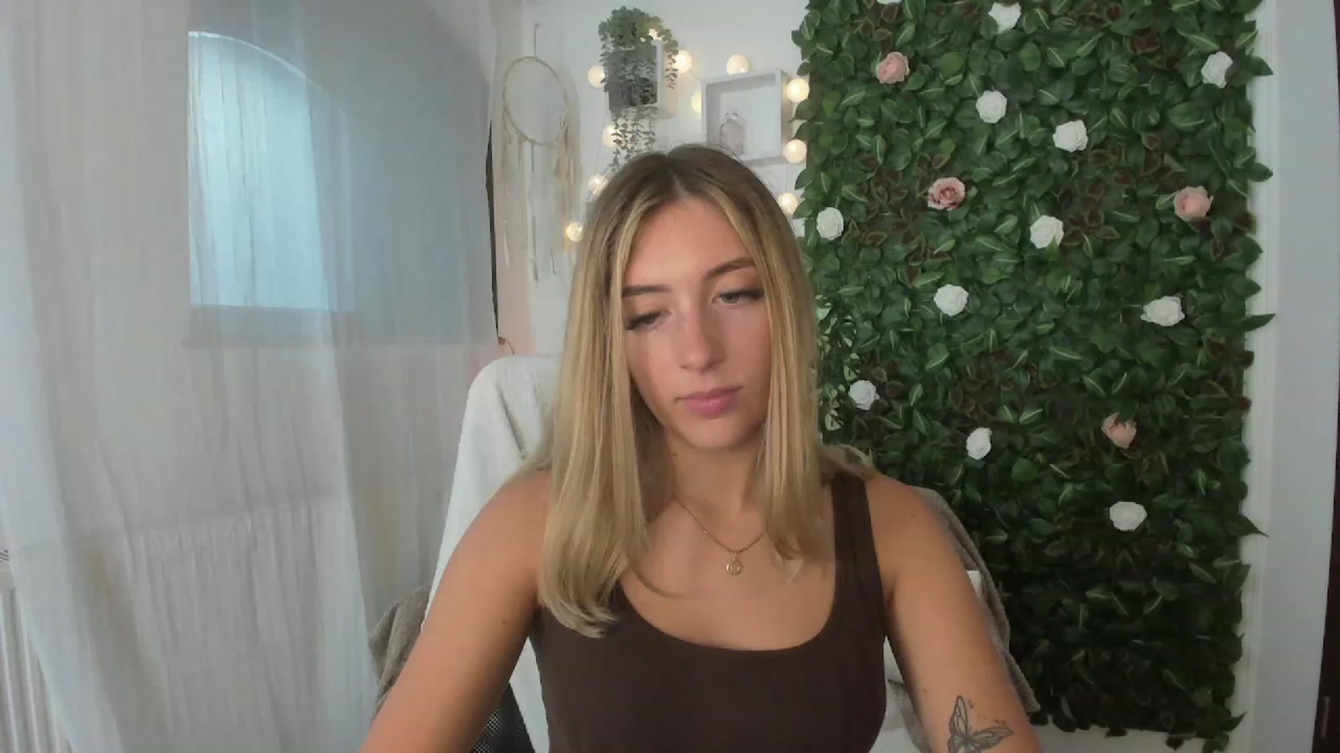 Gallery image thumbnail from Tina_Nappi18's myfreecams stream on, 07/05/2023, 16:03 image 11 of 20