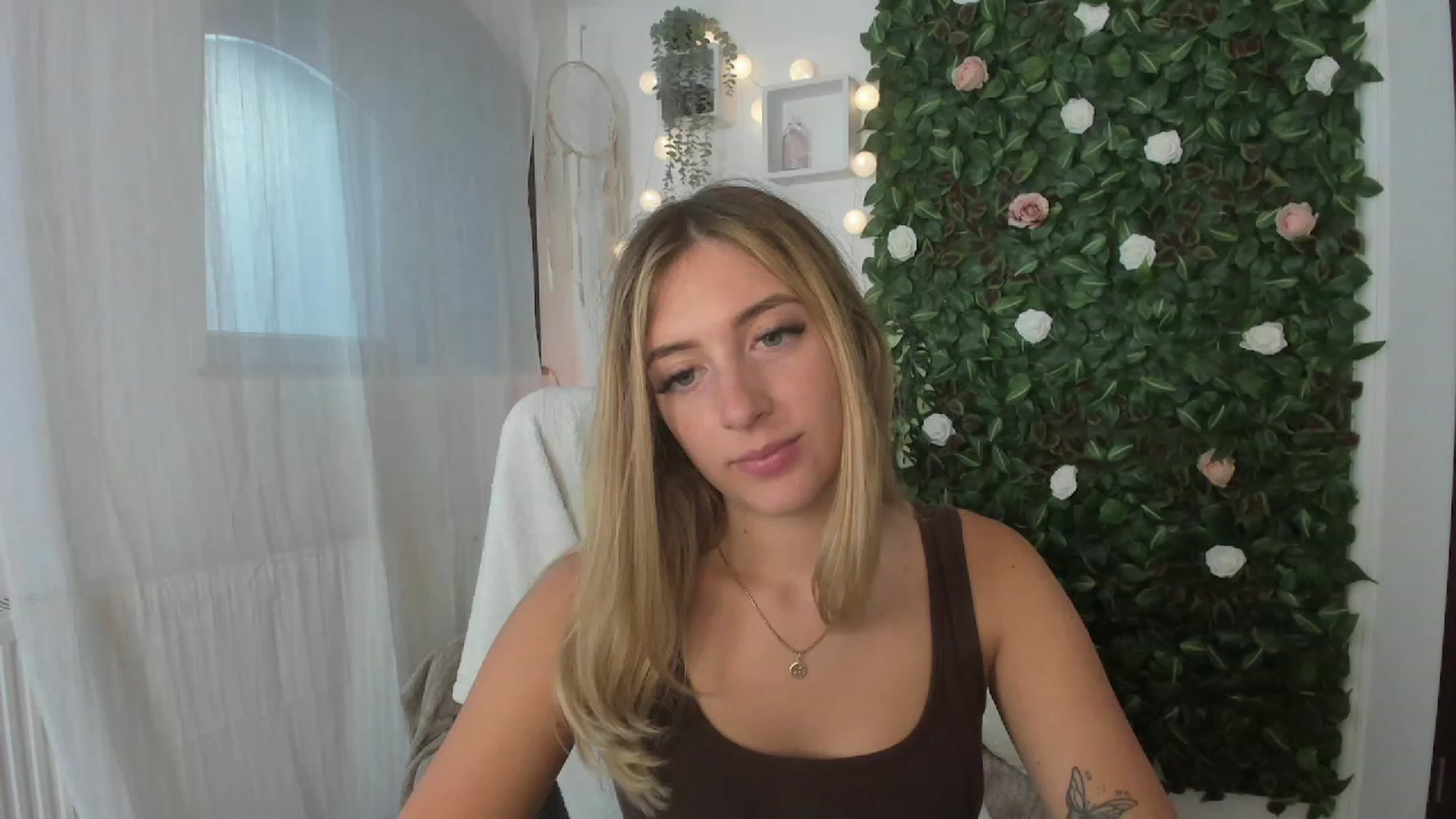 Gallery image thumbnail from Tina_Nappi18's myfreecams stream on, 07/05/2023, 16:03 image 19 of 20