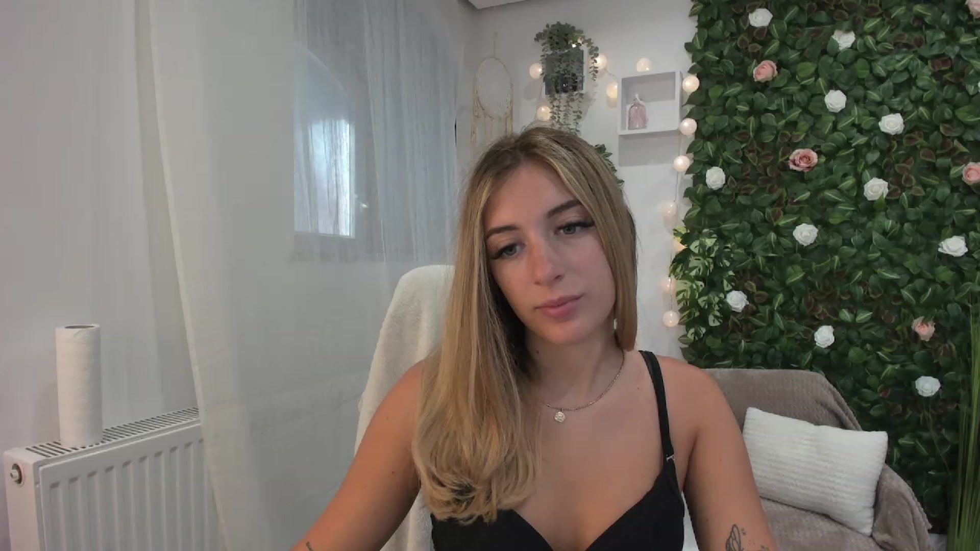 Gallery image thumbnail from Tina_Nappi18's myfreecams stream on, 07/06/2023, 15:11 image 20 of 20