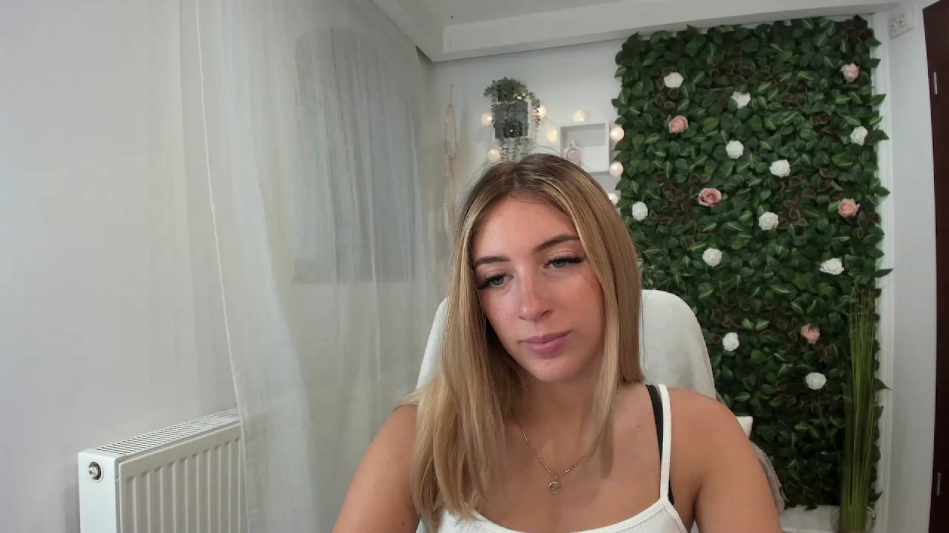 Gallery image thumbnail from Tina_Nappi18's myfreecams stream on, 07/10/2023, 14:33 image 7 of 20