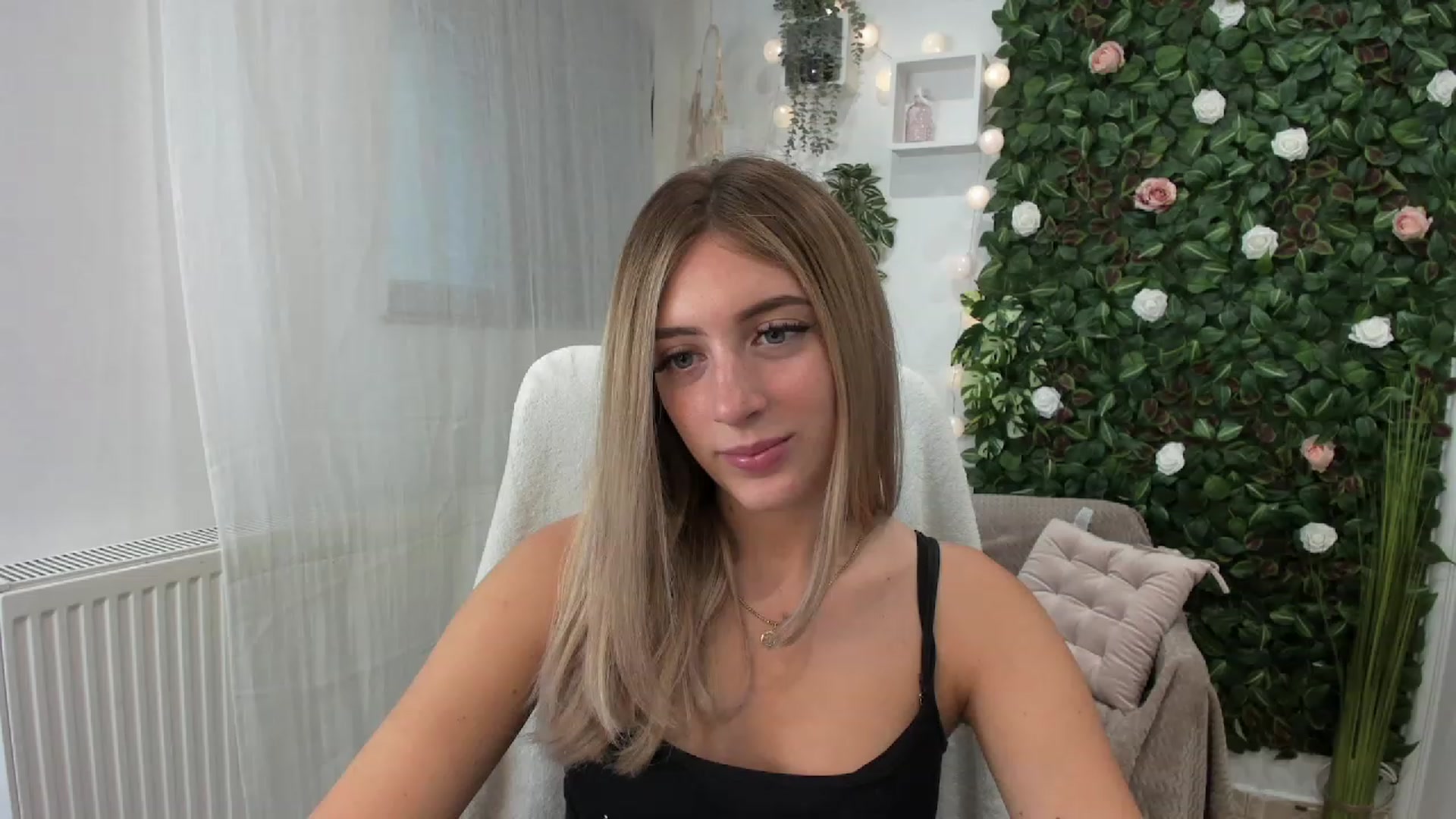 Gallery image thumbnail from Tina_Nappi18's myfreecams stream on, 07/21/2023, 14:16 image 2 of 20