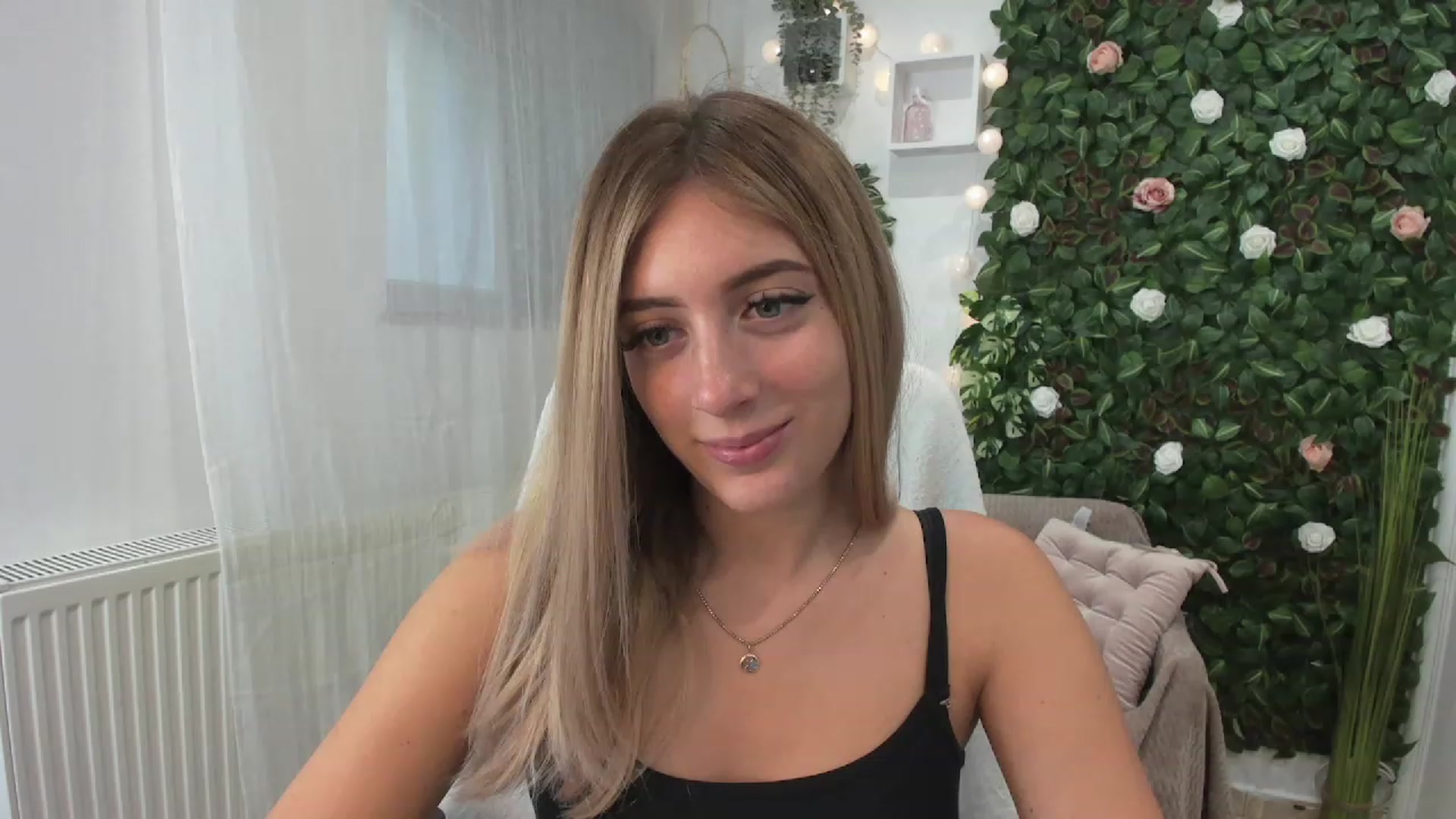 Gallery image thumbnail from Tina_Nappi18's myfreecams stream on, 07/21/2023, 15:15 image 10 of 20