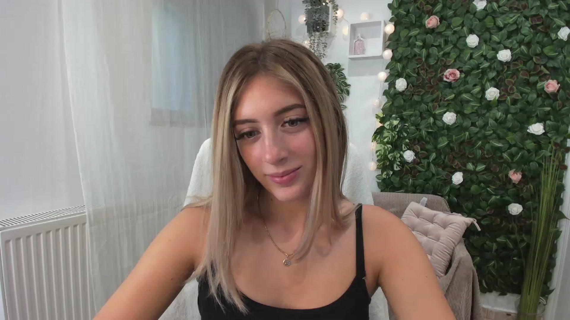 Gallery image thumbnail from Tina_Nappi18's myfreecams stream on, 07/21/2023, 15:15 image 2 of 20