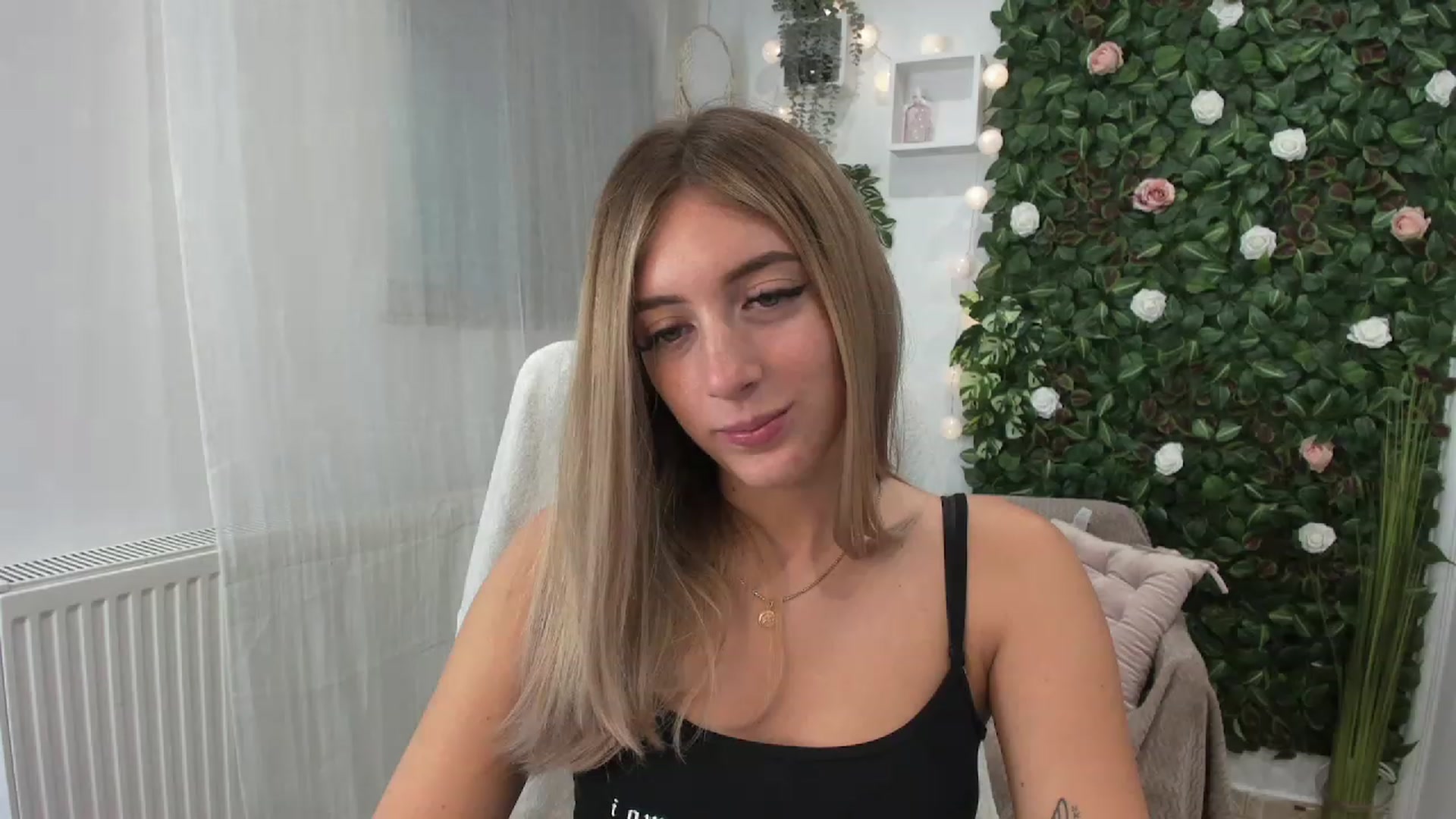 Gallery image thumbnail from Tina_Nappi18's myfreecams stream on, 07/21/2023, 16:12 image 11 of 20