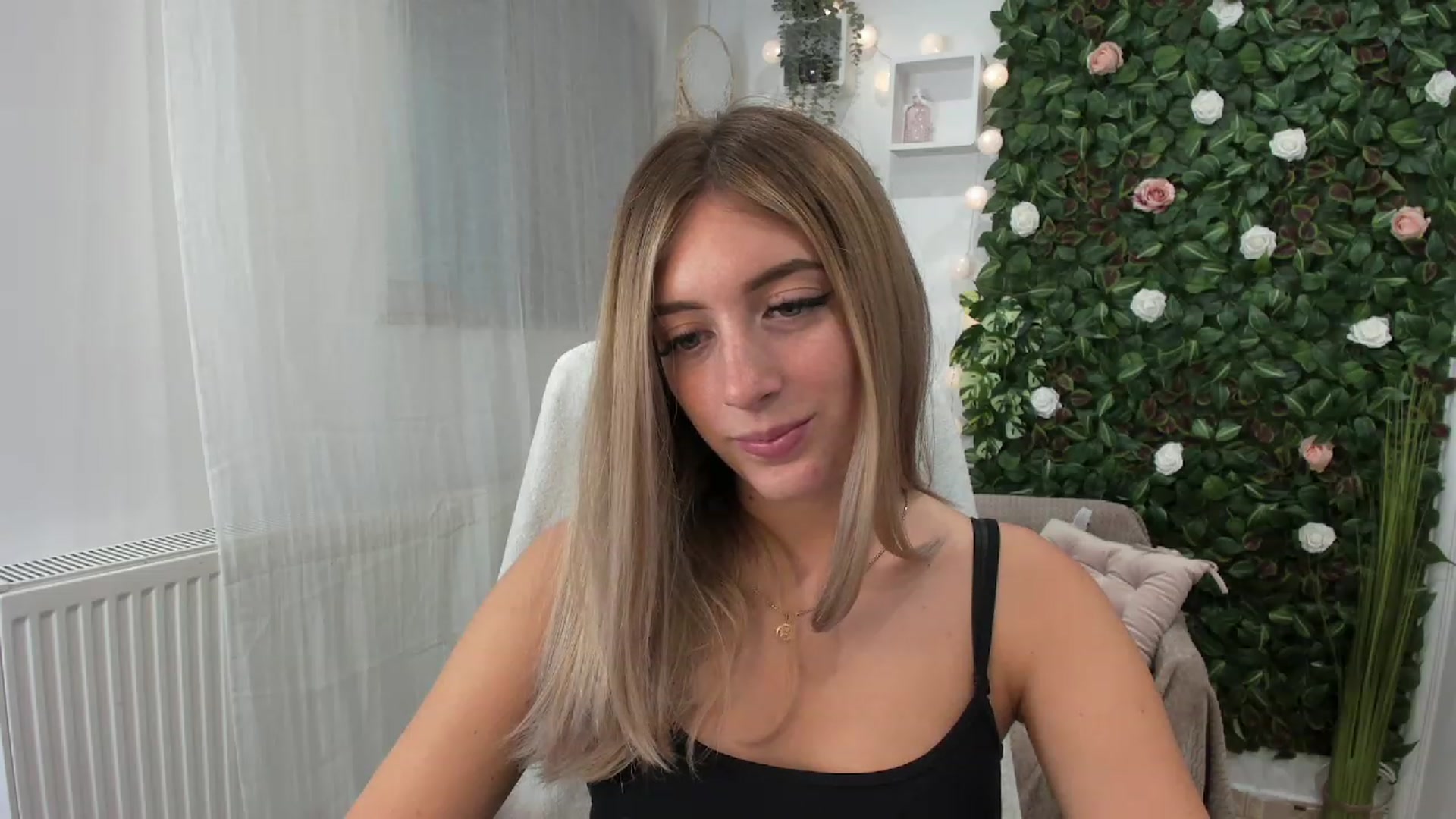 Gallery image thumbnail from Tina_Nappi18's myfreecams stream on, 07/21/2023, 16:12 image 14 of 20