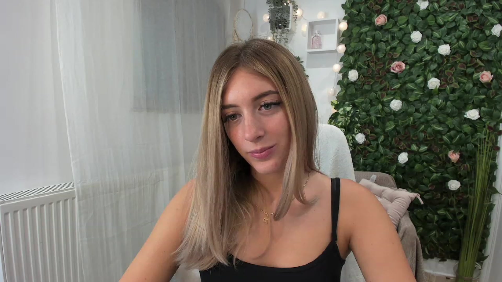 Gallery image thumbnail from Tina_Nappi18's myfreecams stream on, 07/21/2023, 16:12 image 16 of 20