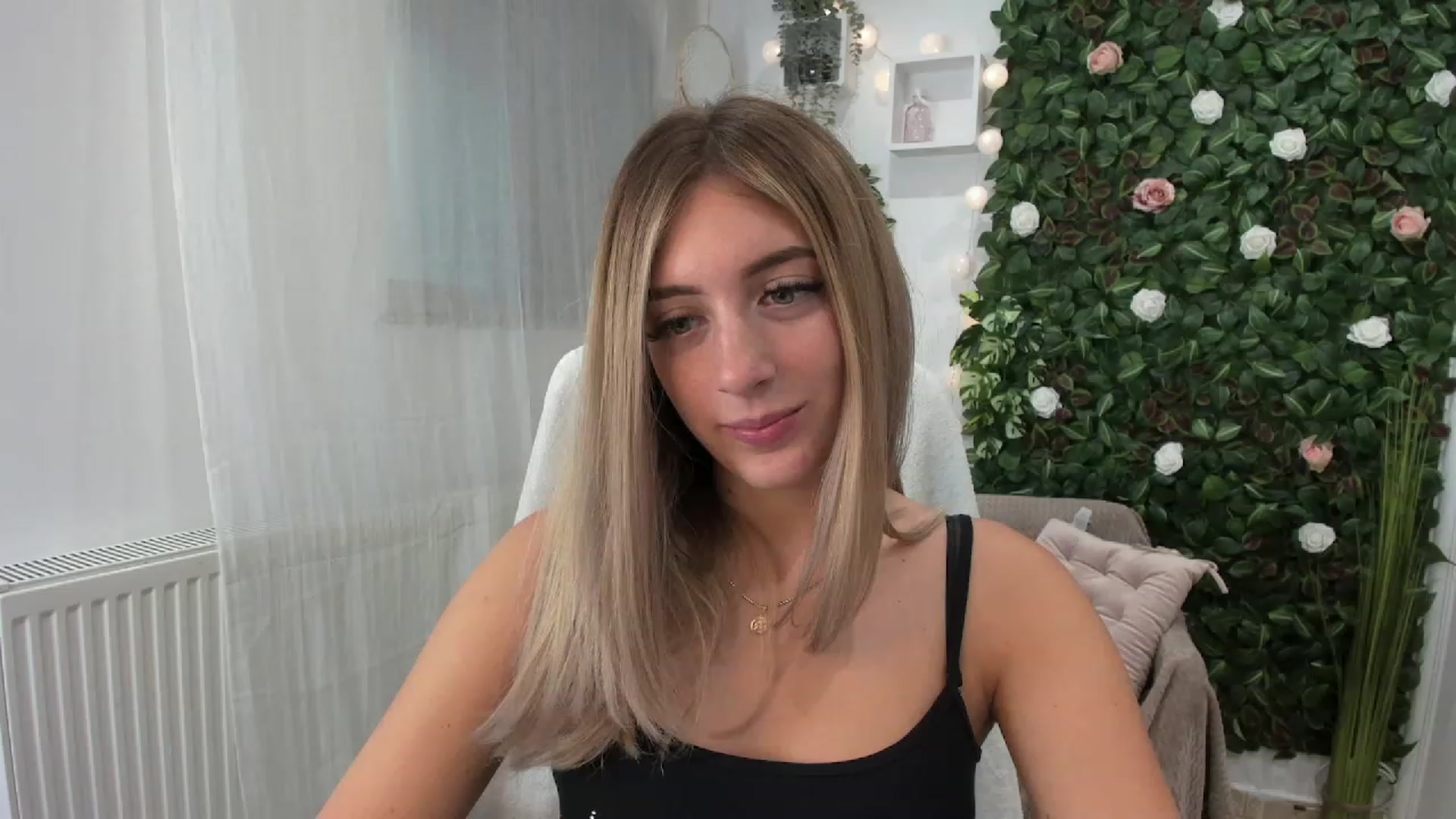 Gallery image thumbnail from Tina_Nappi18's myfreecams stream on, 07/21/2023, 16:12 image 3 of 20