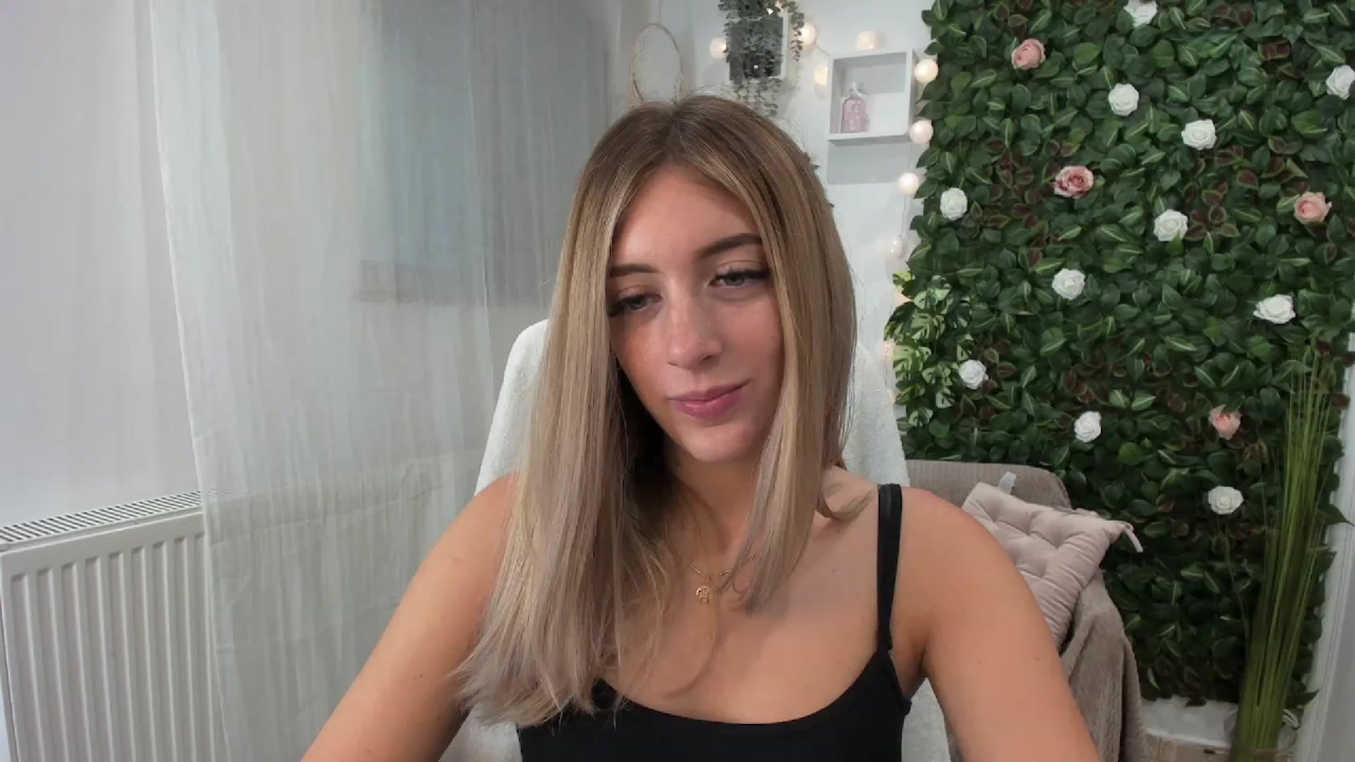 Gallery image thumbnail from Tina_Nappi18's myfreecams stream on, 07/21/2023, 16:12 image 6 of 20