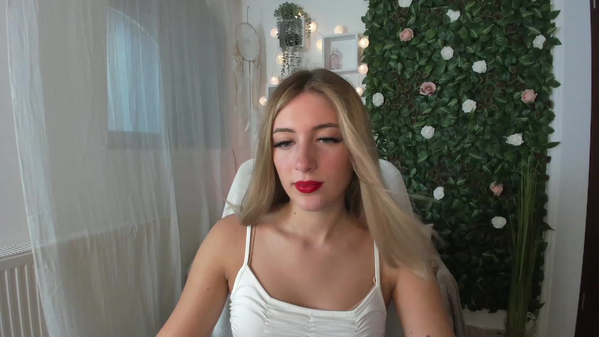 Gallery image thumbnail from Tina_Nappi18's myfreecams stream on, 07/24/2023, 15:07 image 1 of 20