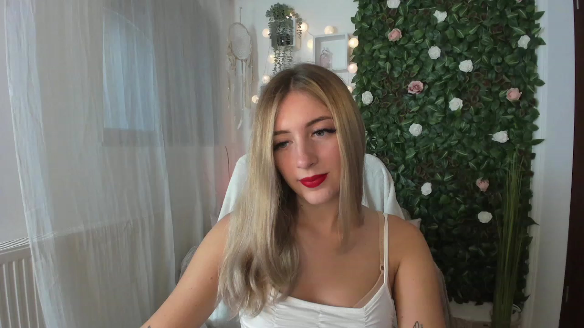 Gallery image thumbnail from Tina_Nappi18's myfreecams stream on, 07/24/2023, 16:25 image 19 of 20