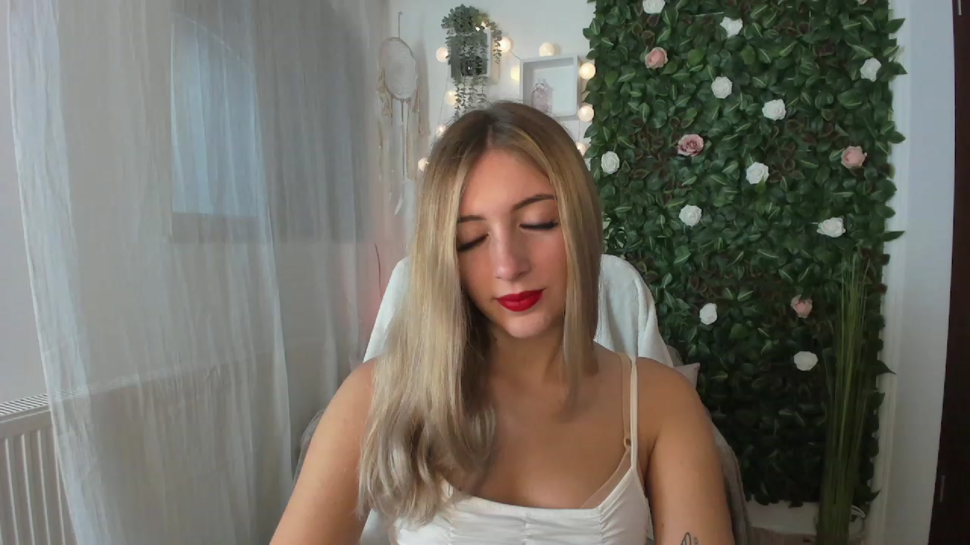 Gallery image thumbnail from Tina_Nappi18's myfreecams stream on, 07/24/2023, 16:25 image 18 of 20