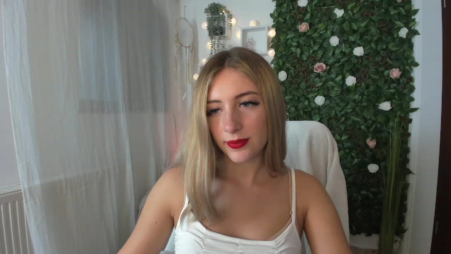 Gallery image thumbnail from Tina_Nappi18's myfreecams stream on, 07/24/2023, 17:12 image 4 of 20