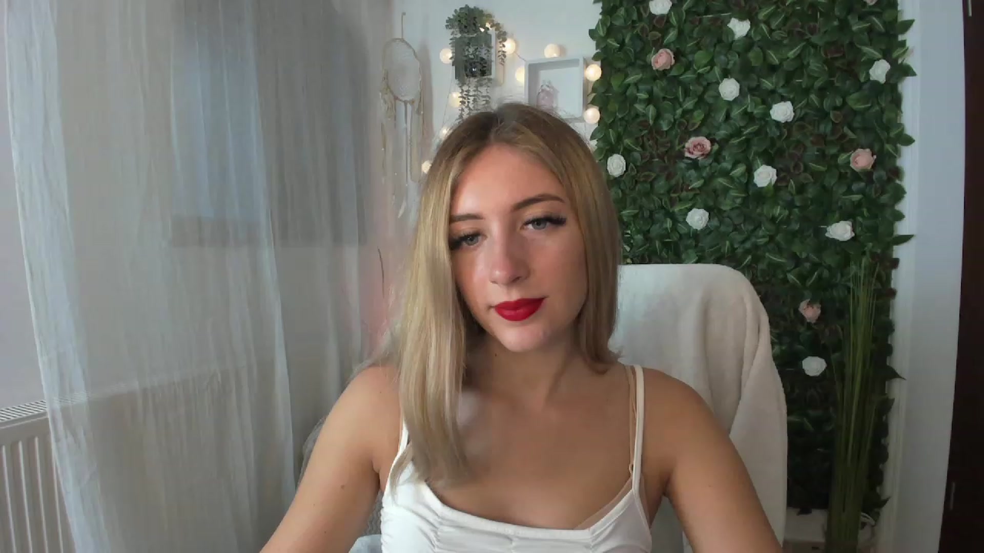 Gallery image thumbnail from Tina_Nappi18's myfreecams stream on, 07/24/2023, 17:12 image 1 of 20