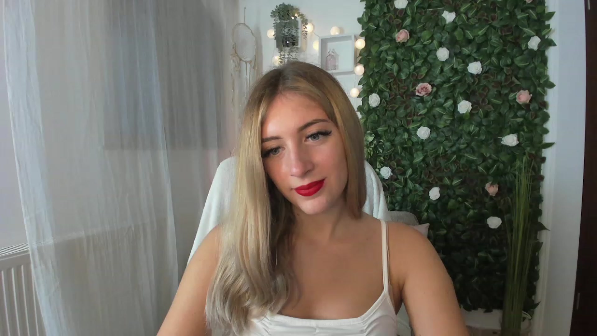 Gallery image thumbnail from Tina_Nappi18's myfreecams stream on, 07/24/2023, 17:47 image 7 of 20