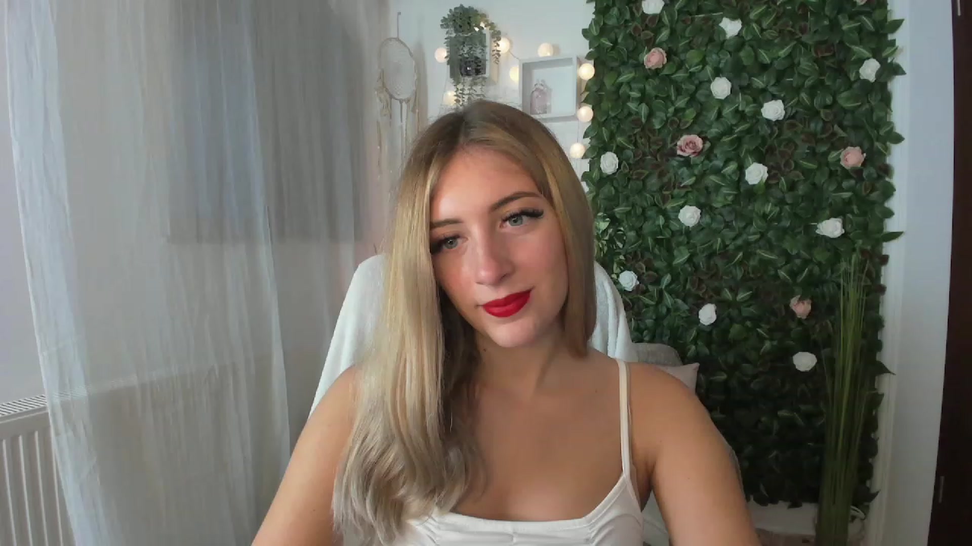 Gallery image thumbnail from Tina_Nappi18's myfreecams stream on, 07/24/2023, 17:47 image 8 of 20