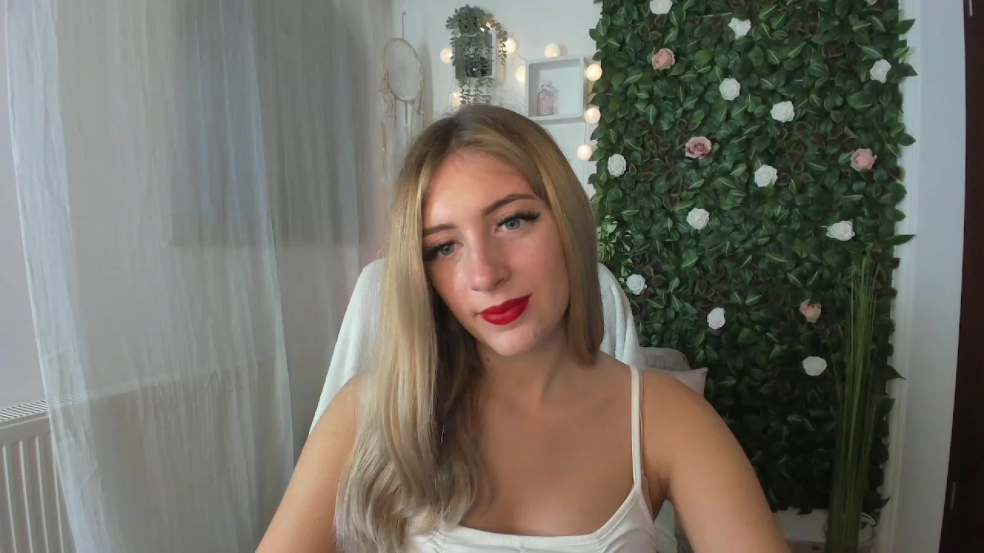 Gallery image thumbnail from Tina_Nappi18's myfreecams stream on, 07/24/2023, 17:47 image 10 of 20