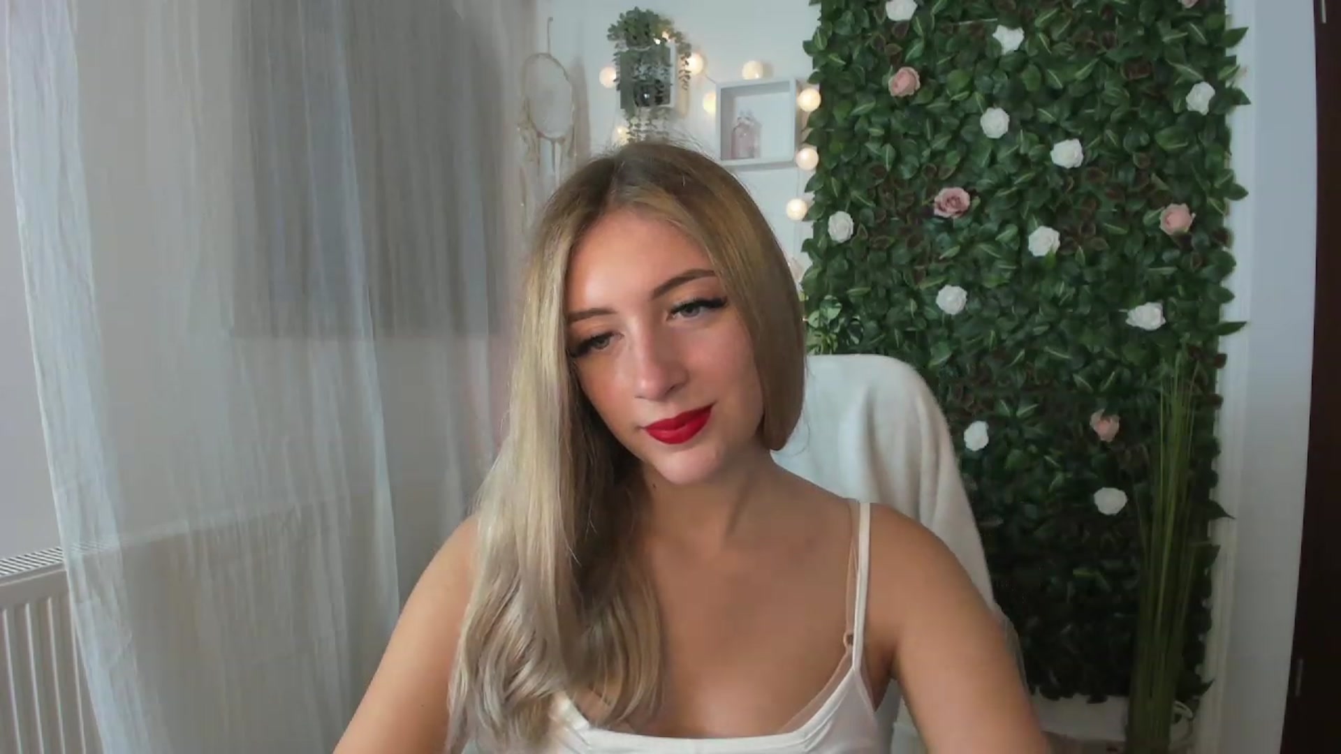 Gallery image thumbnail from Tina_Nappi18's myfreecams stream on, 07/24/2023, 18:16 image 20 of 20
