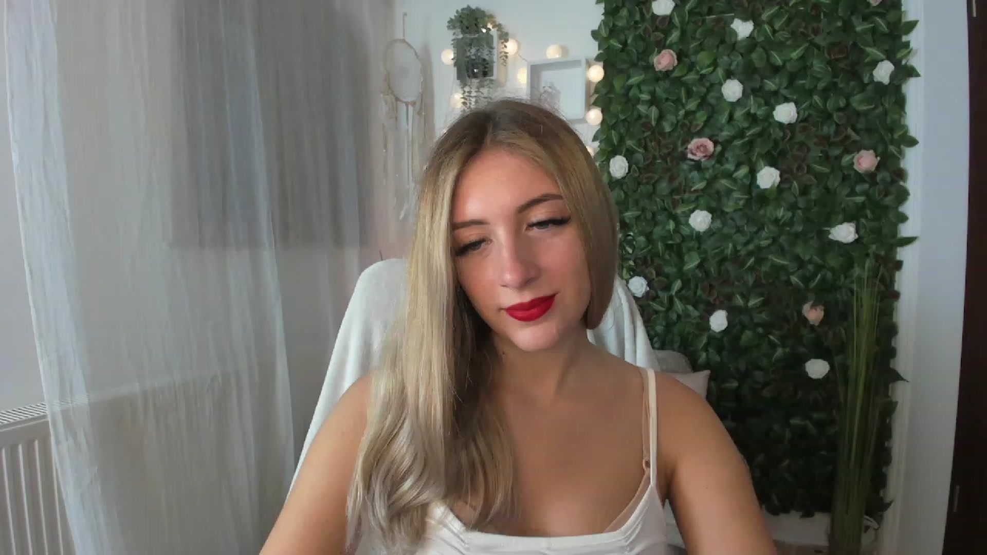 Gallery image thumbnail from Tina_Nappi18's myfreecams stream on, 07/24/2023, 18:16 image 19 of 20