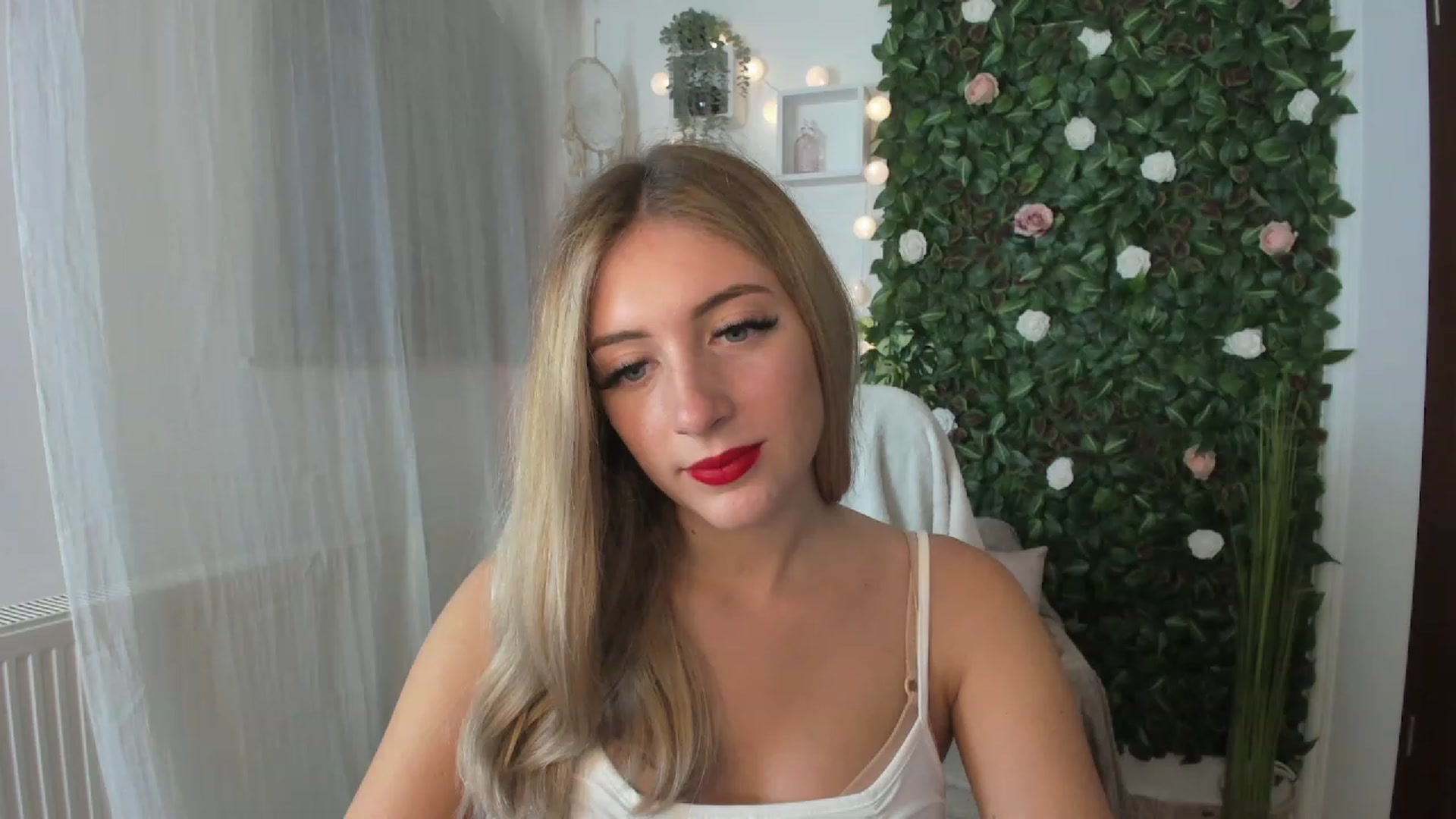 Gallery image thumbnail from Tina_Nappi18's myfreecams stream on, 07/24/2023, 18:16 image 6 of 20