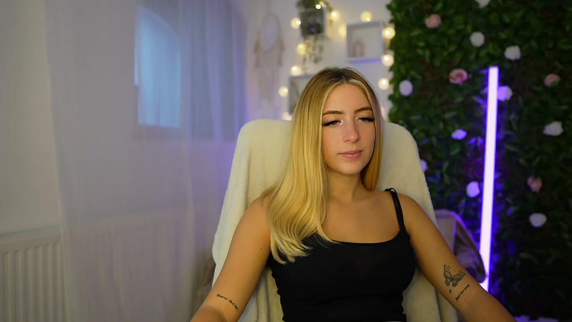 Gallery image thumbnail from Tina_Nappi18's myfreecams stream on, 09/07/2023, 15:21 image 6 of 20