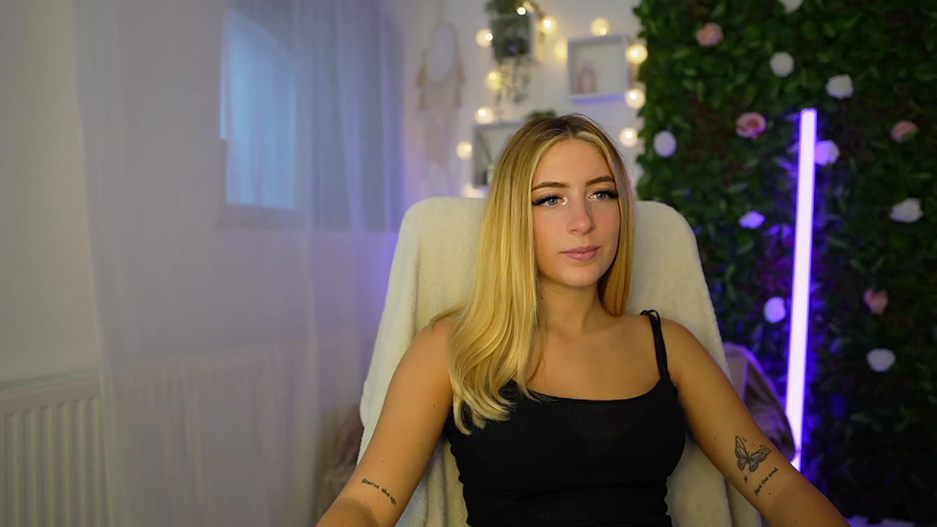 Gallery image thumbnail from Tina_Nappi18's myfreecams stream on, 09/07/2023, 15:21 image 11 of 20