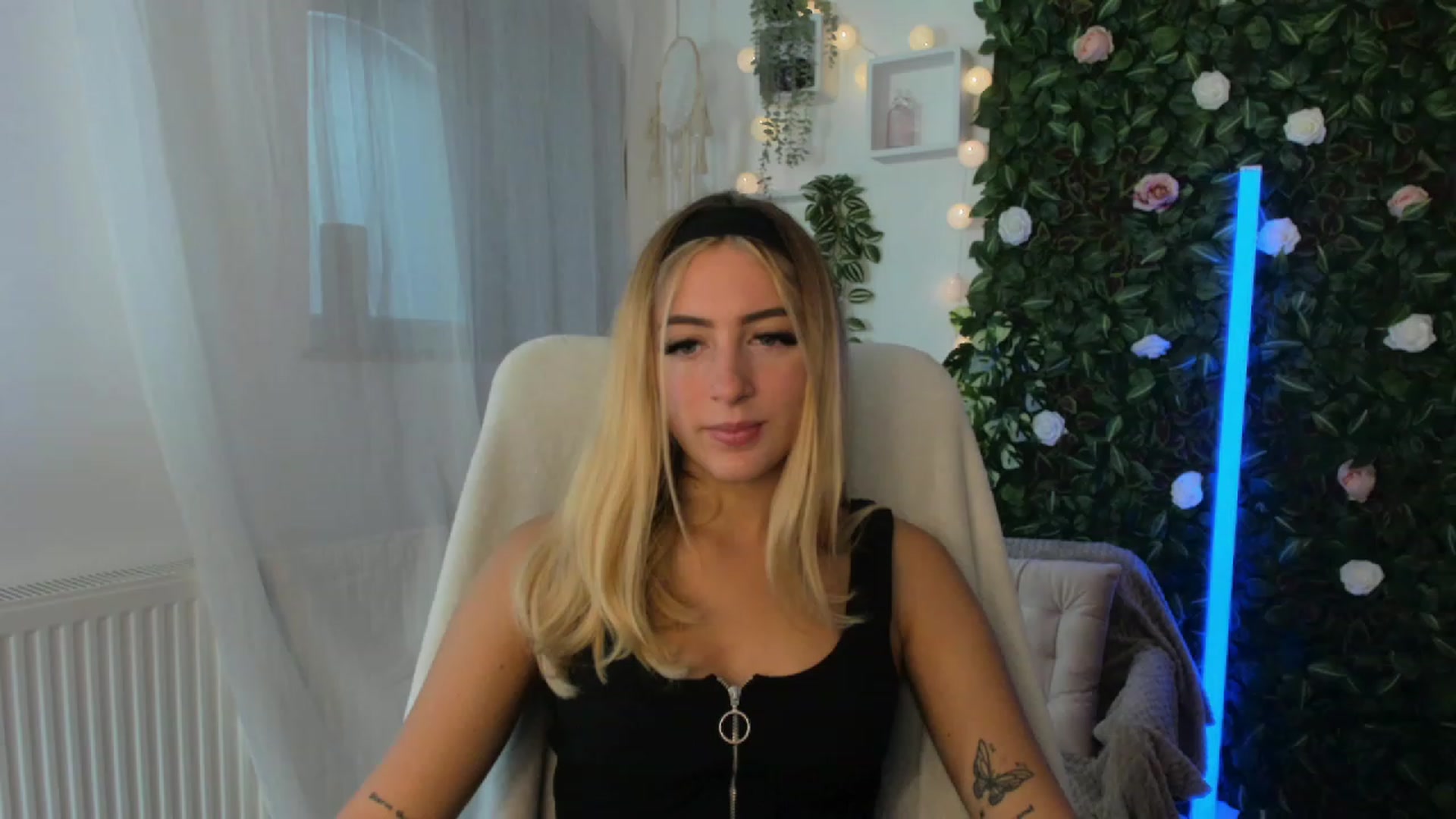 Gallery image thumbnail from Tina_Nappi18's myfreecams stream on, 09/10/2023, 13:38 image 7 of 20