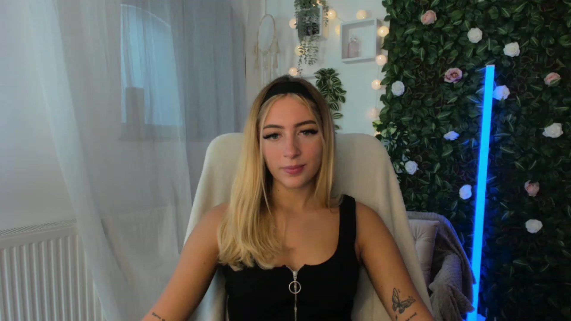 Gallery image thumbnail from Tina_Nappi18's myfreecams stream on, 09/10/2023, 13:38 image 15 of 20