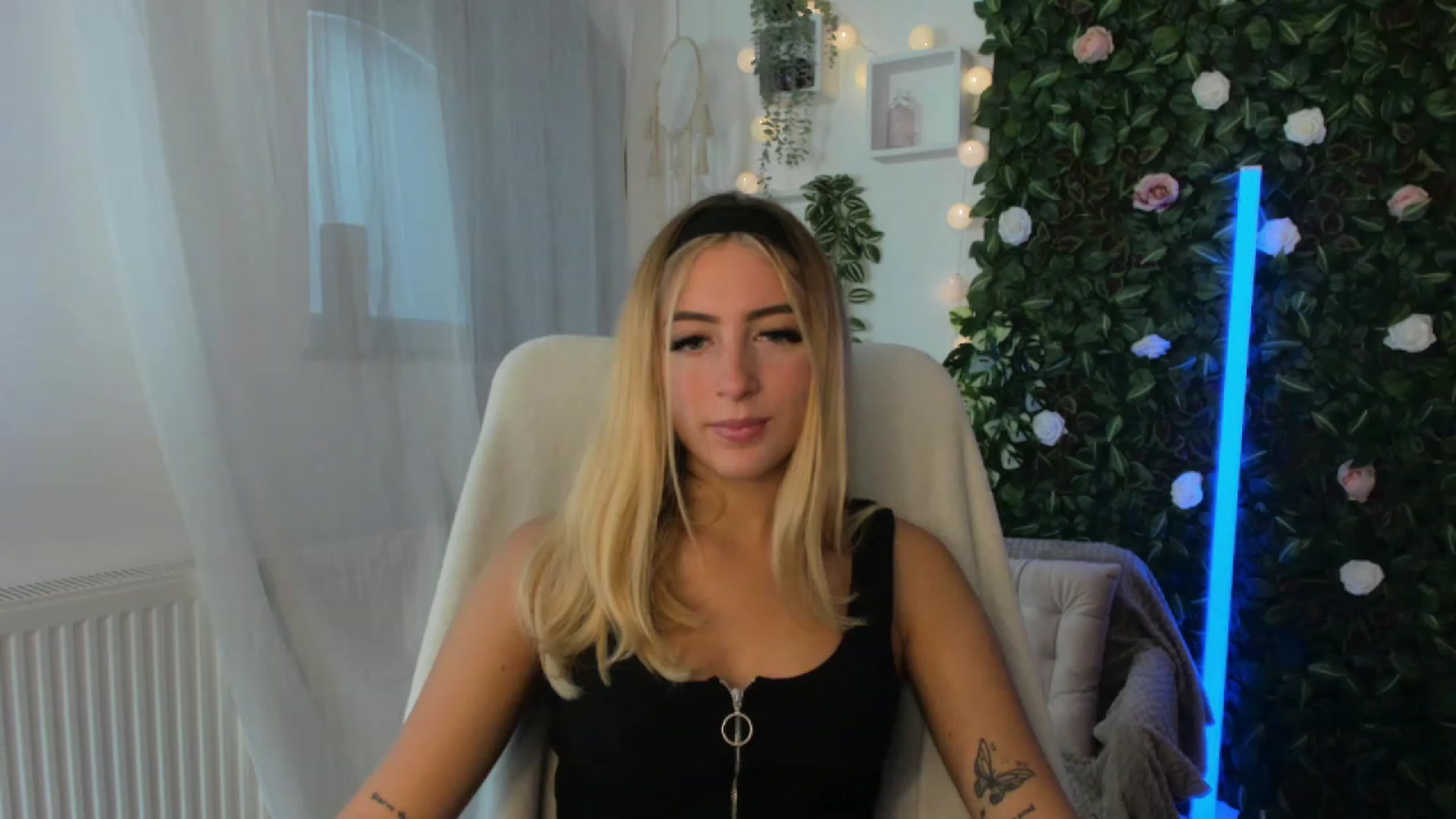 Gallery image thumbnail from Tina_Nappi18's myfreecams stream on, 09/10/2023, 13:38 image 6 of 20