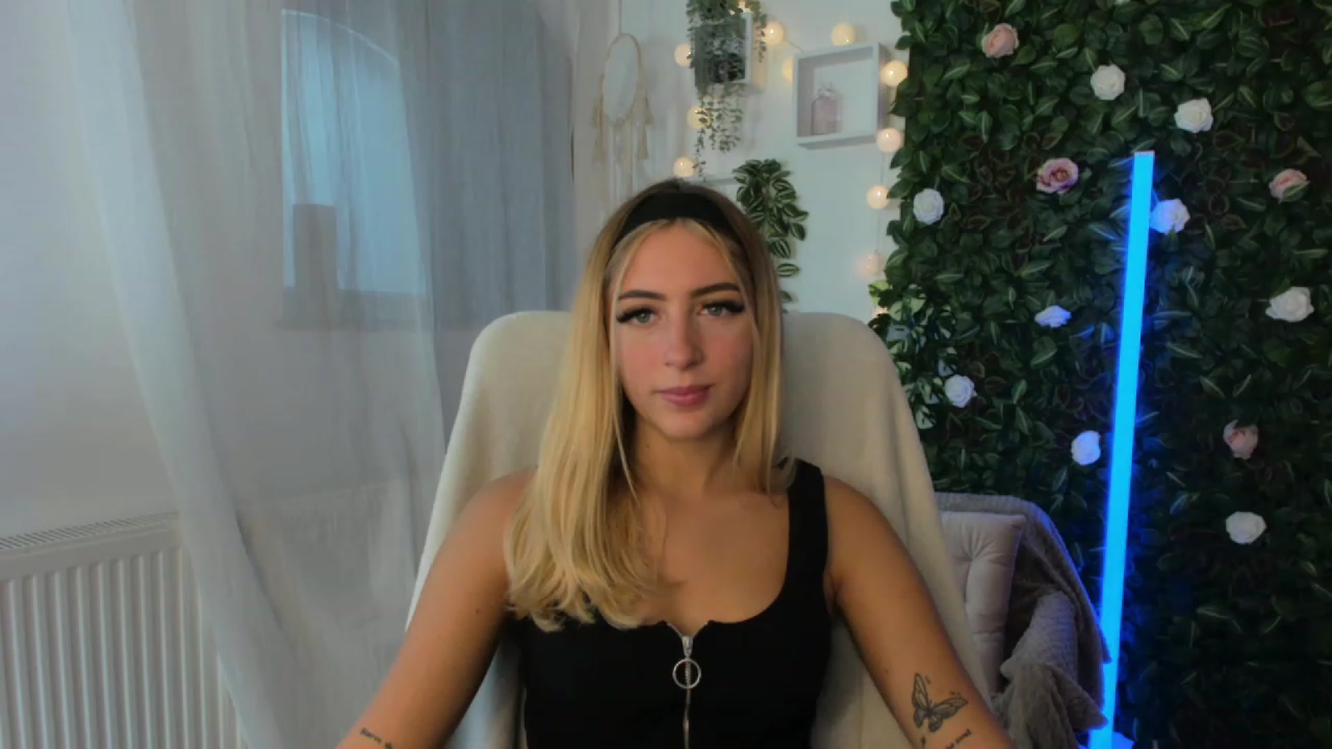 Gallery image thumbnail from Tina_Nappi18's myfreecams stream on, 09/10/2023, 13:38 image 17 of 20