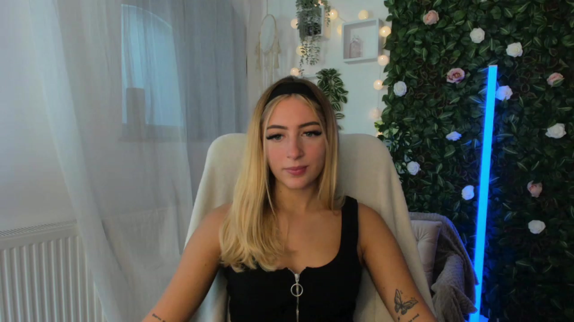 Gallery image thumbnail from Tina_Nappi18's myfreecams stream on, 09/10/2023, 13:38 image 16 of 20