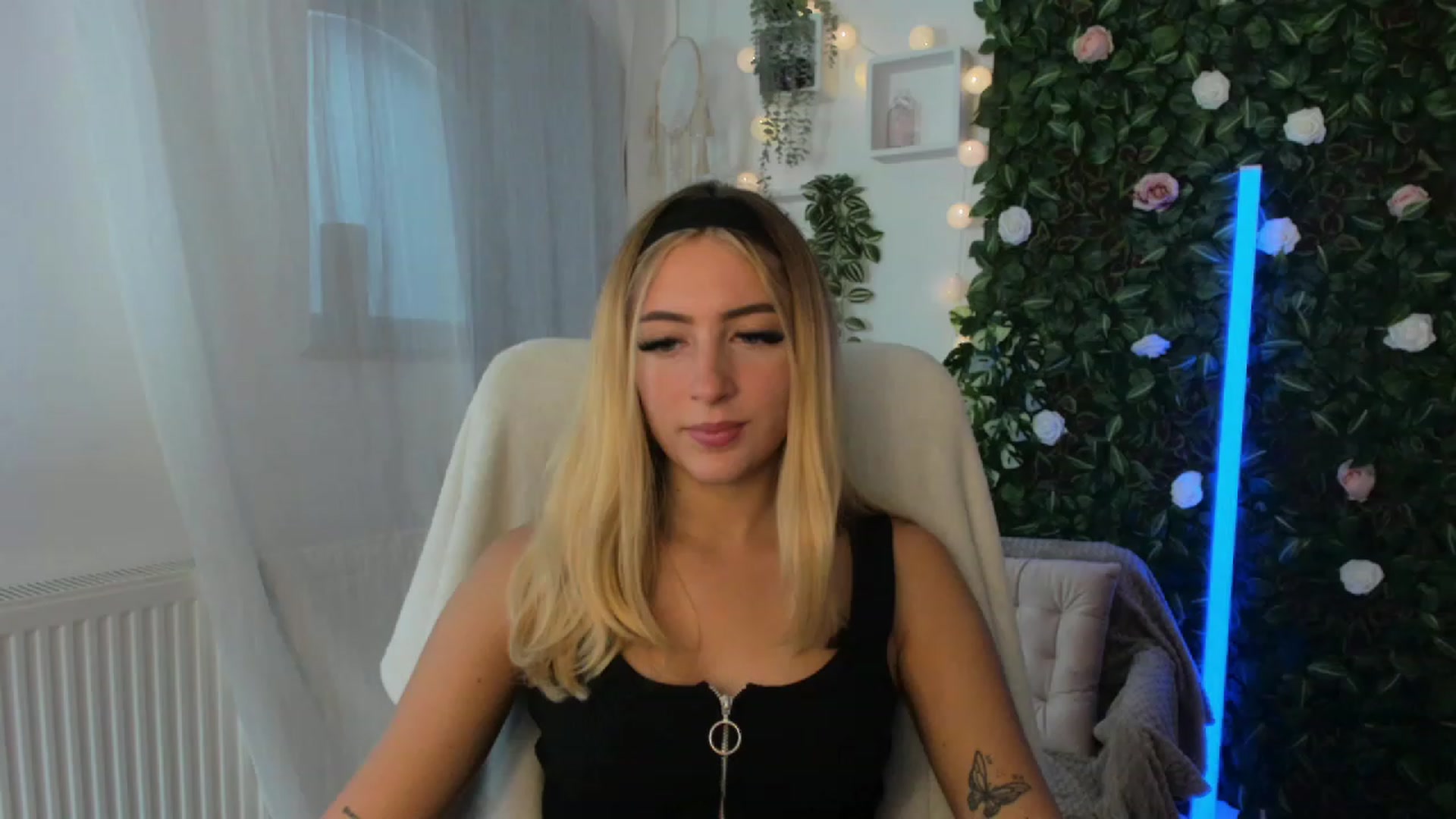 Gallery image thumbnail from Tina_Nappi18's myfreecams stream on, 09/10/2023, 14:32 image 1 of 20