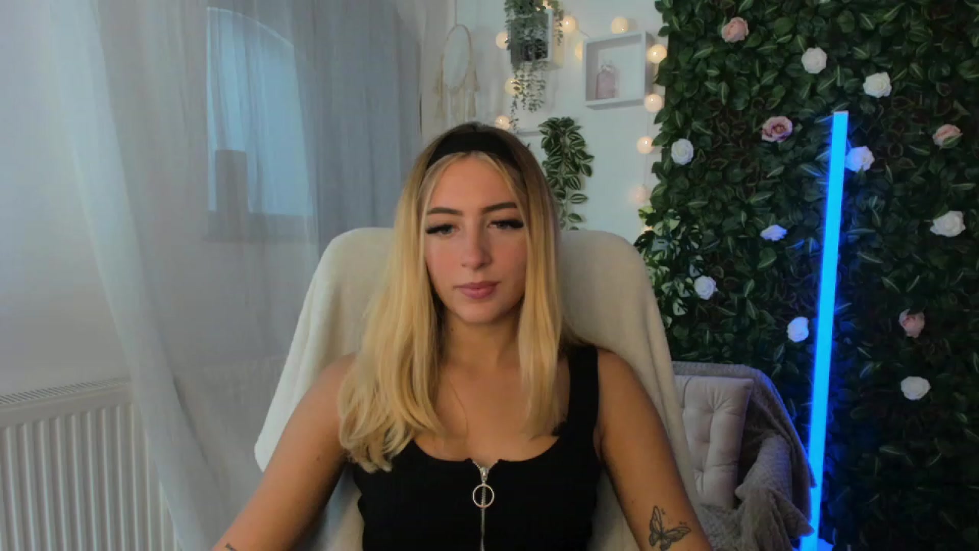 Gallery image thumbnail from Tina_Nappi18's myfreecams stream on, 09/10/2023, 14:32 image 3 of 20