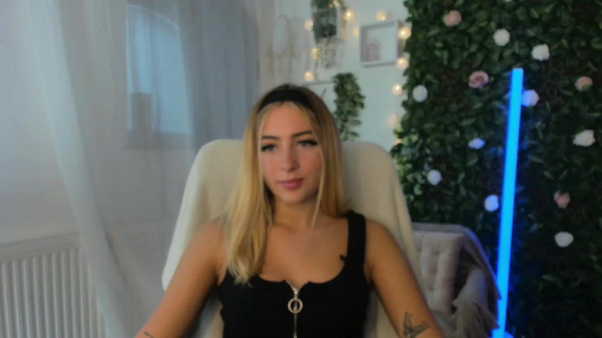 Gallery image thumbnail from Tina_Nappi18's myfreecams stream on, 09/10/2023, 14:32 image 17 of 20