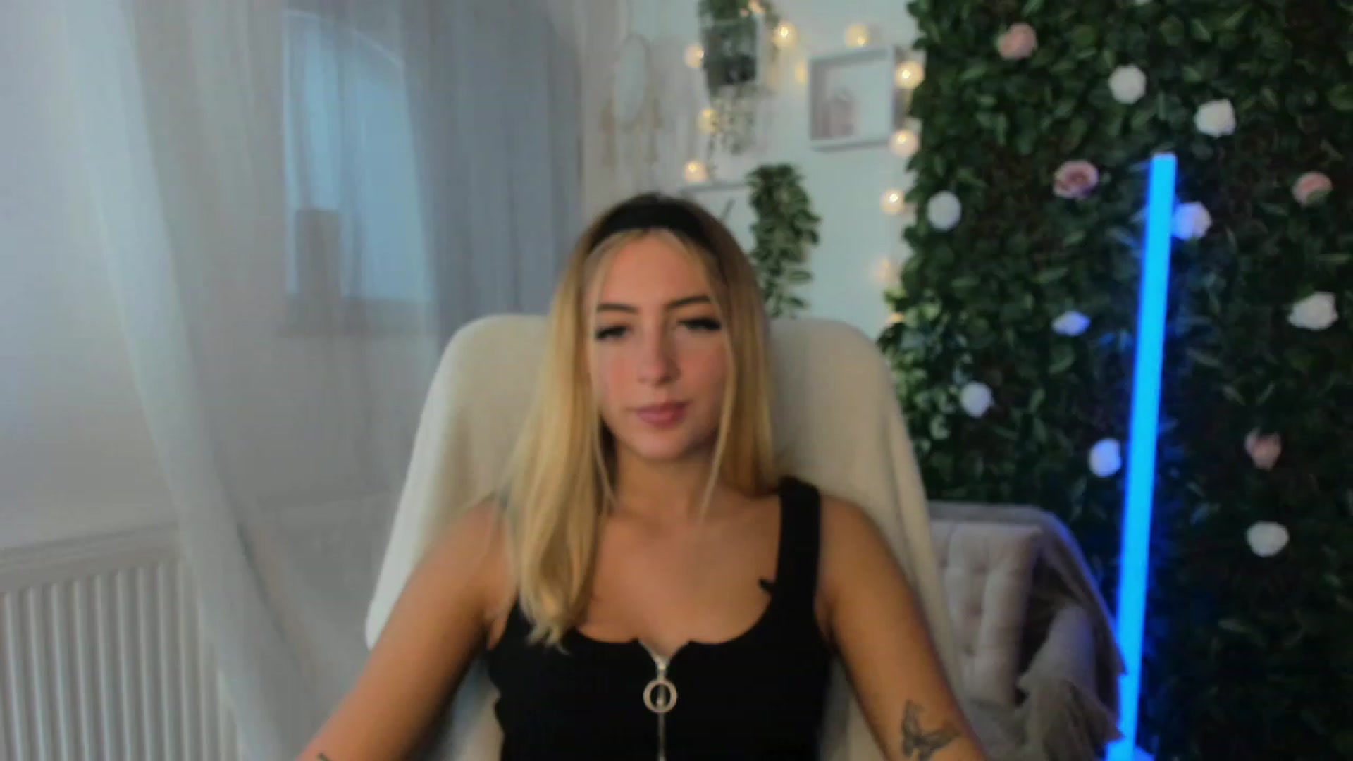 Gallery image thumbnail from Tina_Nappi18's myfreecams stream on, 09/10/2023, 14:32 image 20 of 20
