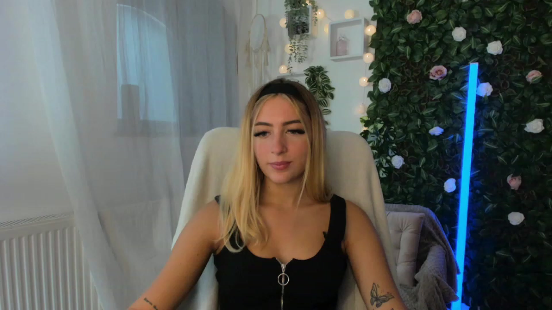 Gallery image thumbnail from Tina_Nappi18's myfreecams stream on, 09/10/2023, 14:32 image 11 of 20