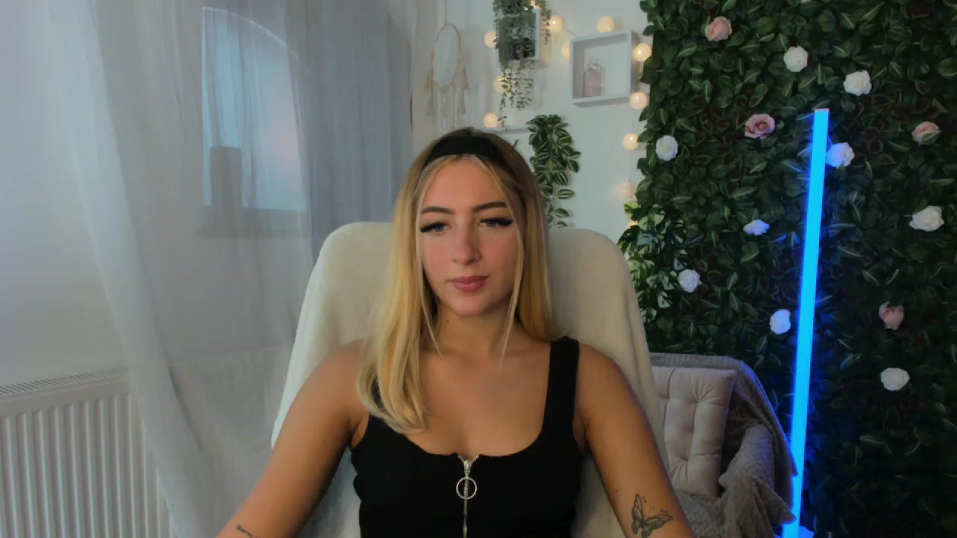 Gallery image thumbnail from Tina_Nappi18's myfreecams stream on, 09/10/2023, 15:15 image 2 of 20